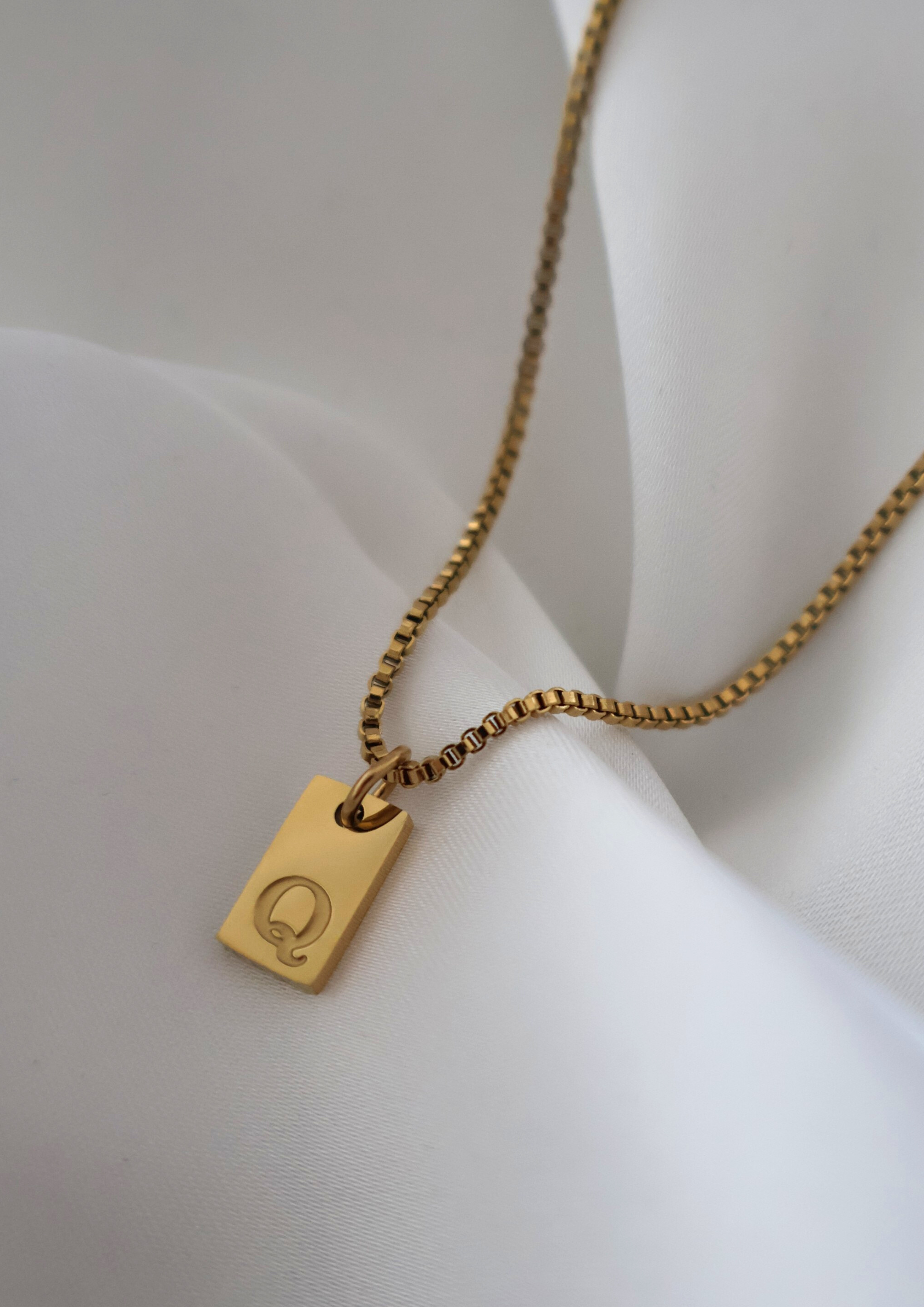 Alpha Halskette I Gold