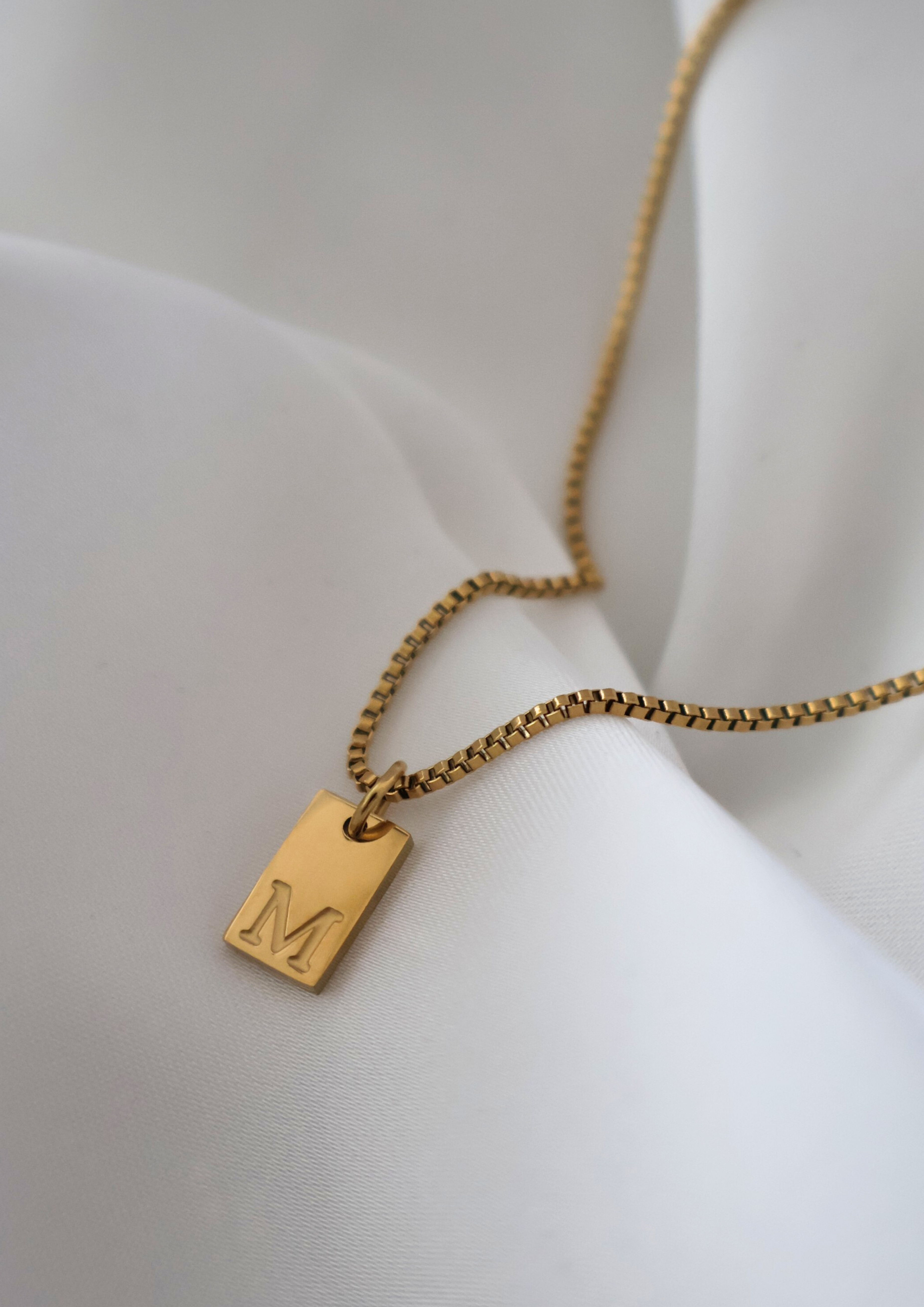 Alpha Halskette I Gold