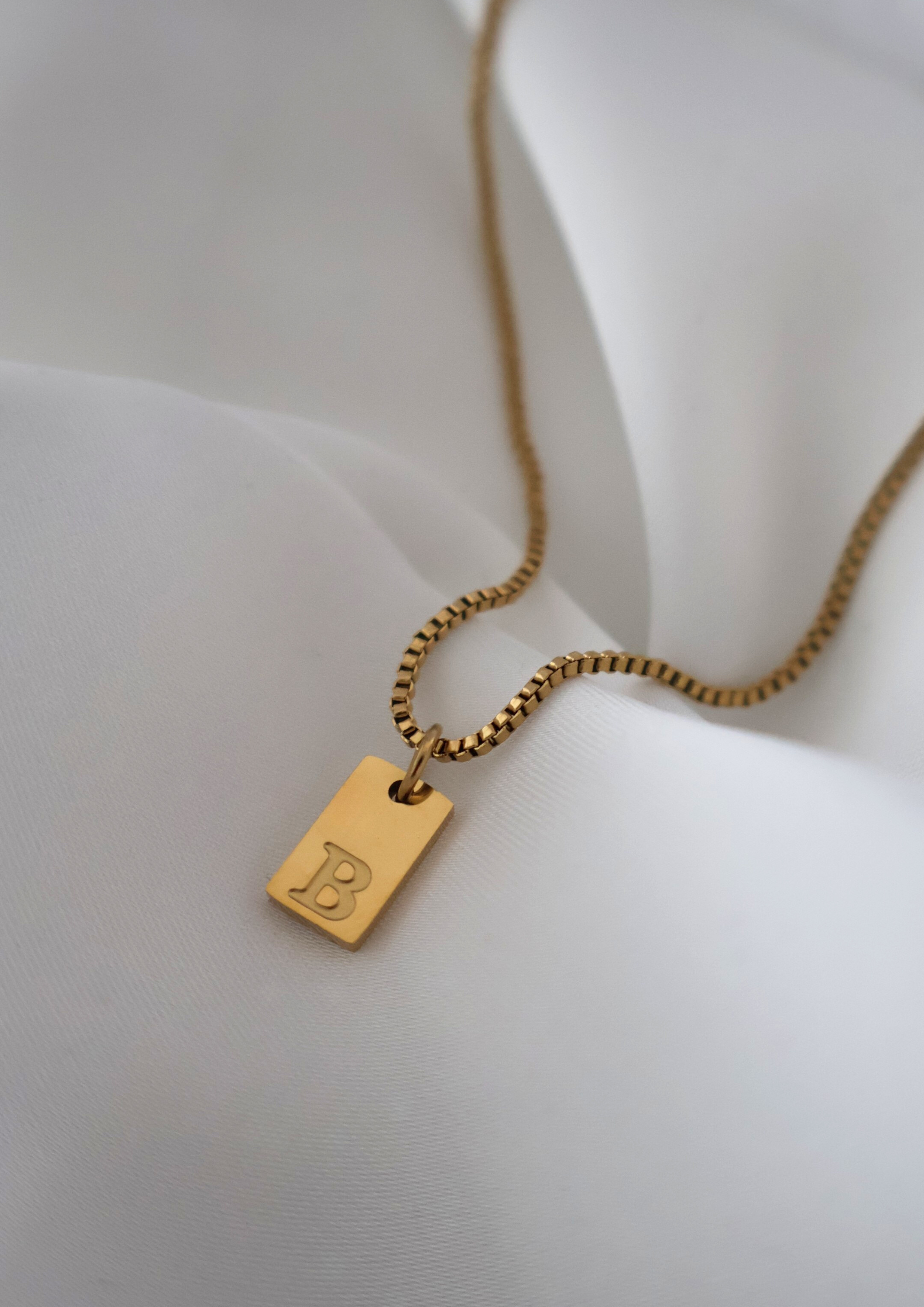 Alpha Halskette I Gold