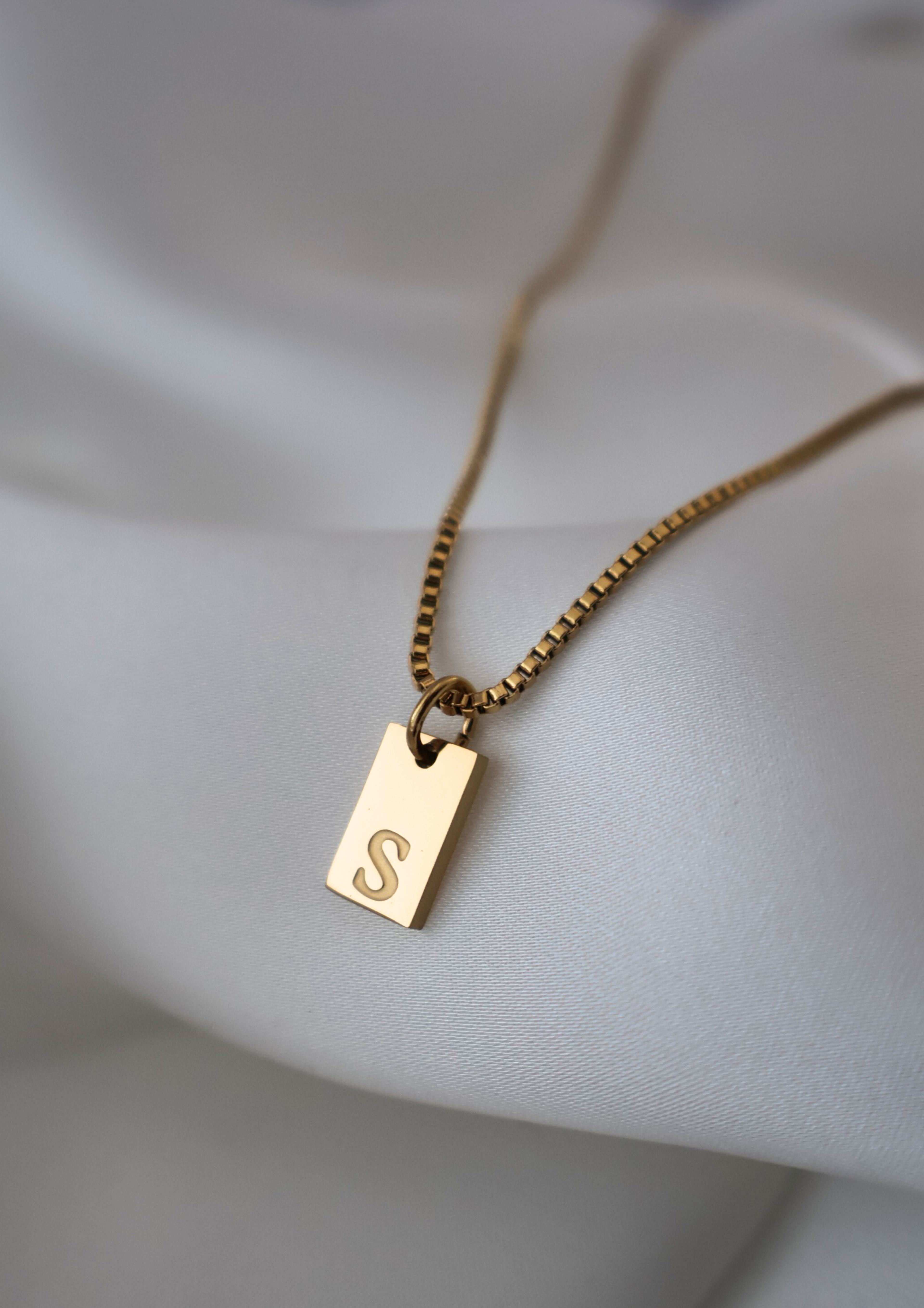 Alpha Halskette I Gold