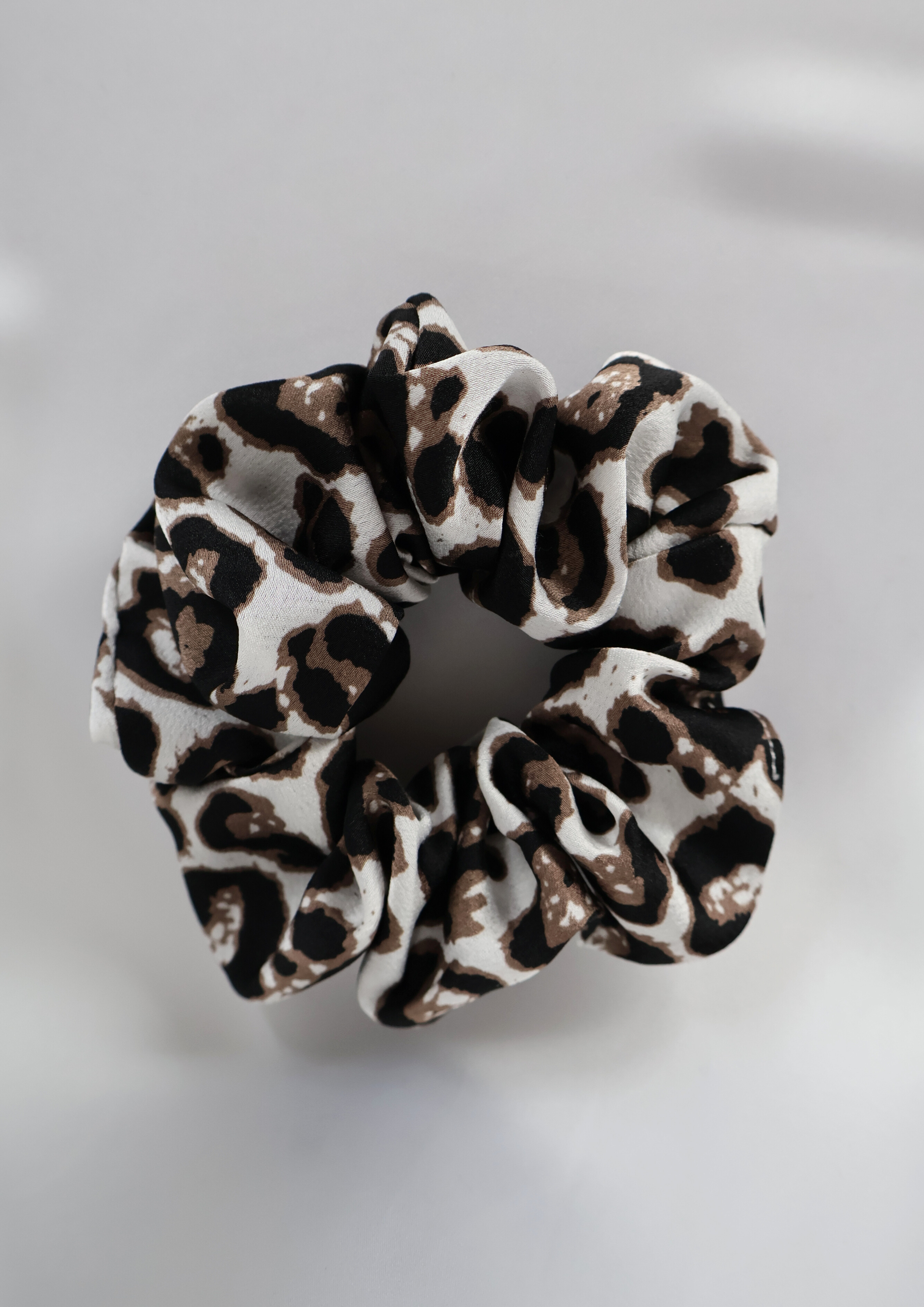 Leo Scrunchie (hell)
