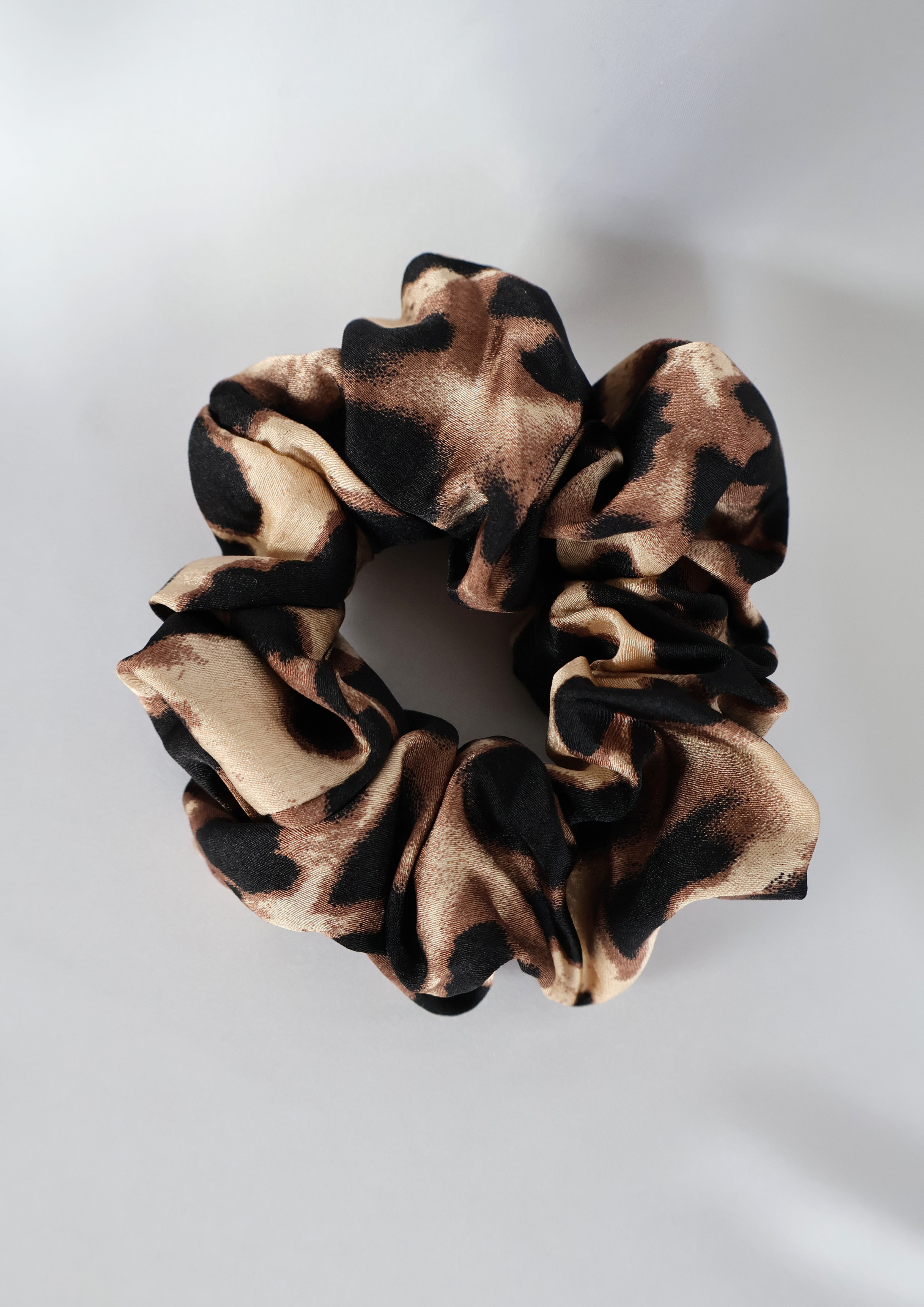 Leo Scrunchie (dunkel)