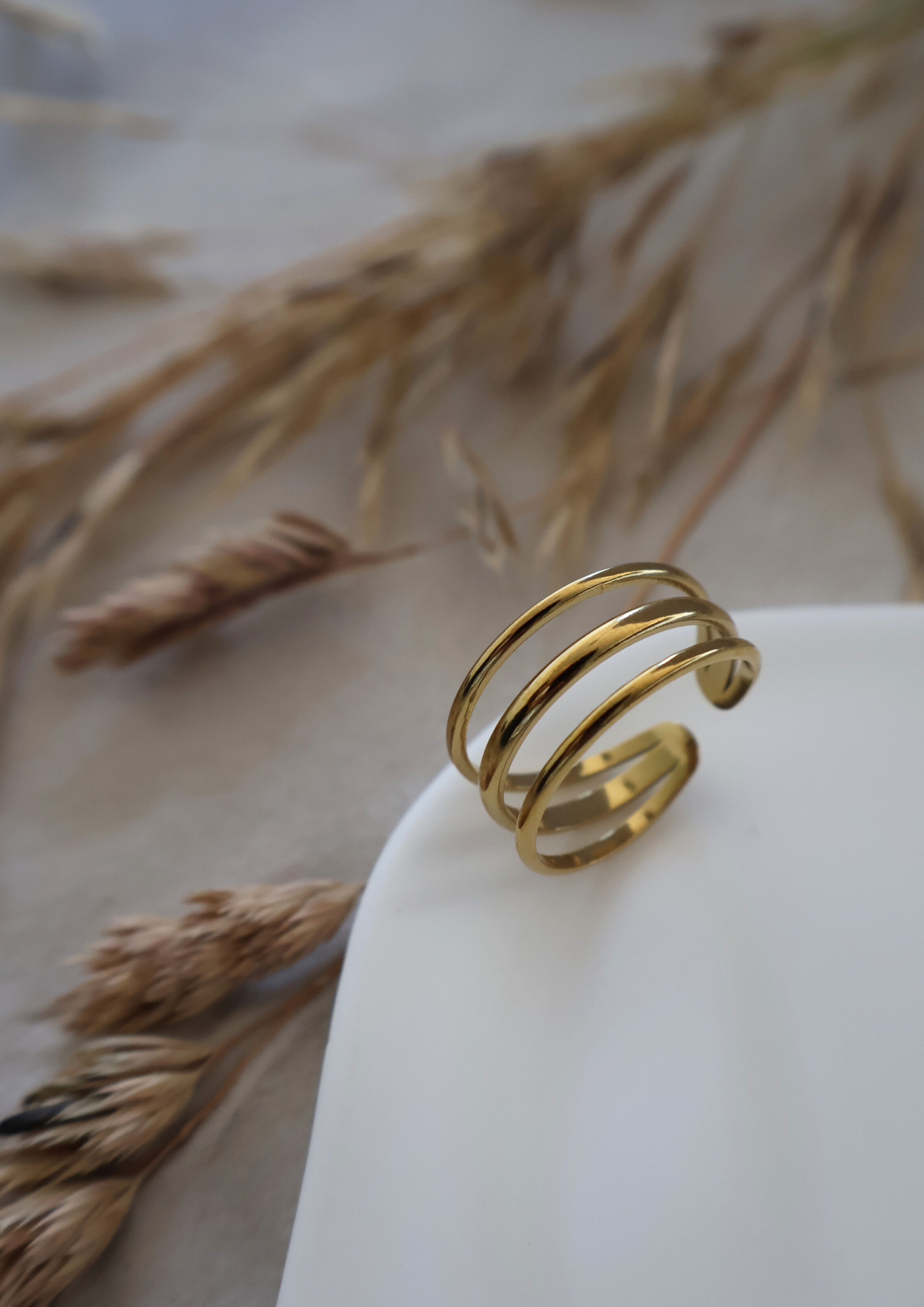 Varvara Ring I Gold