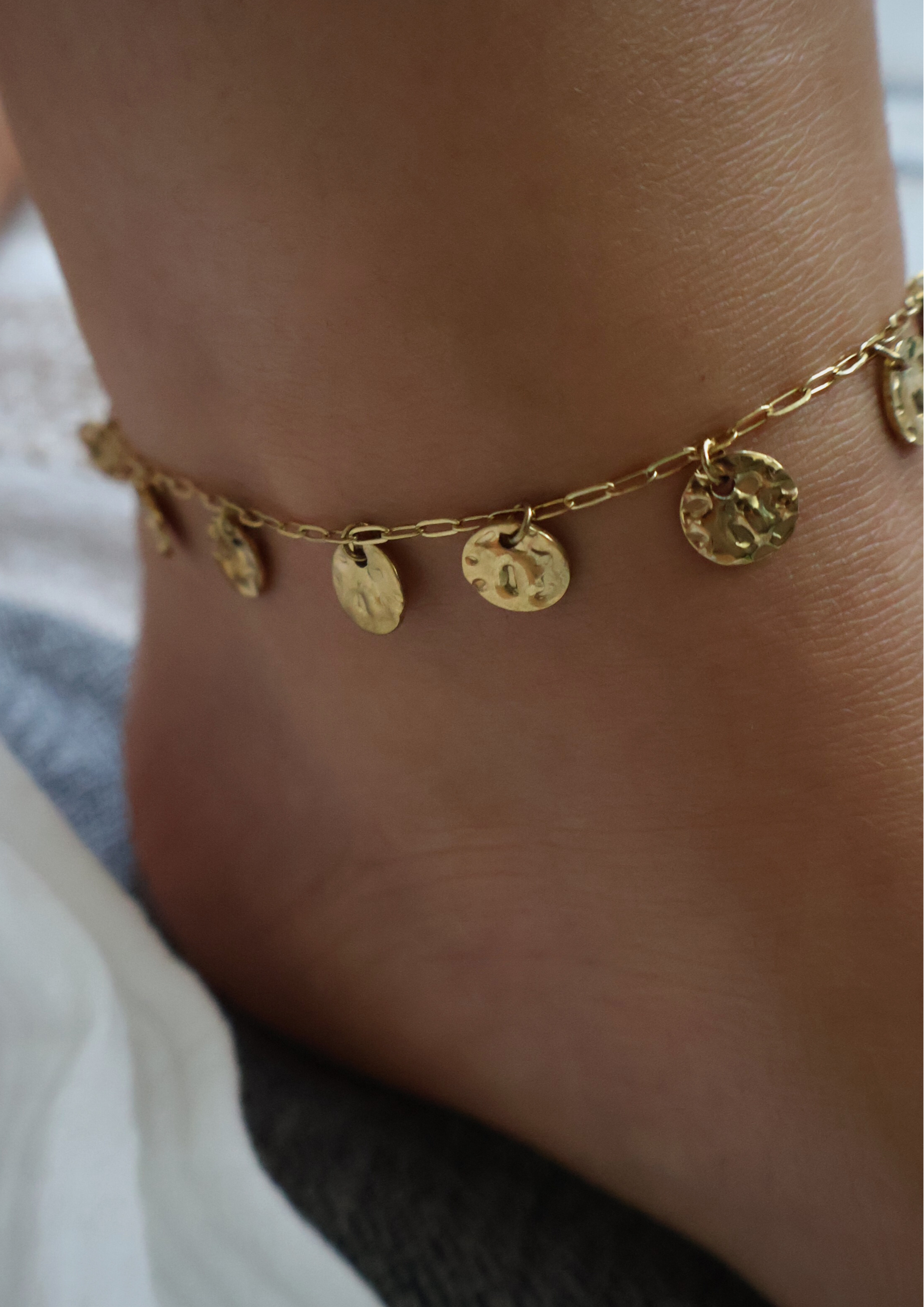 Nerina Fusskettchen I Gold