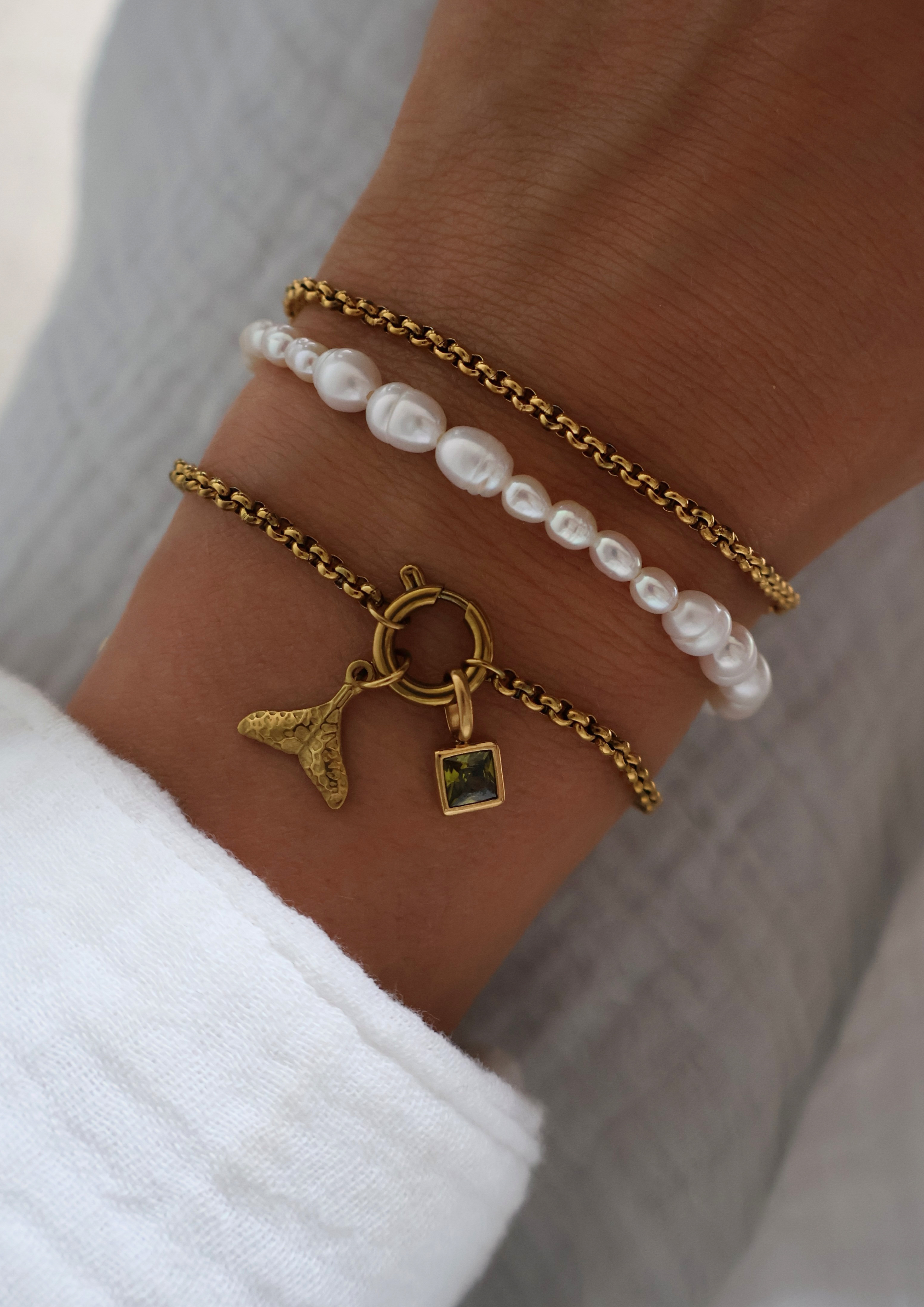 Fishtail Charm I GOLD