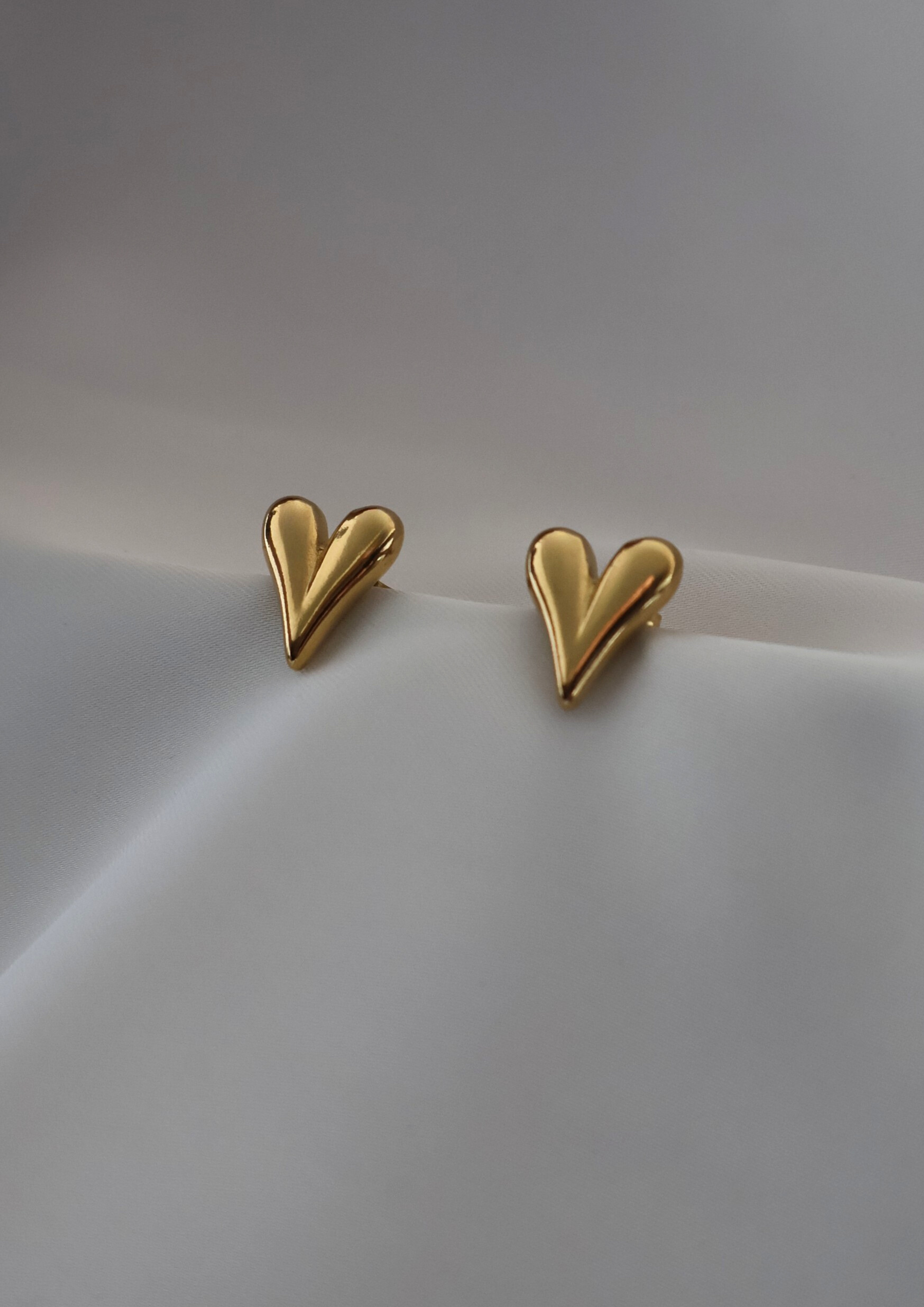 Heart Stud Earrings I GOLD