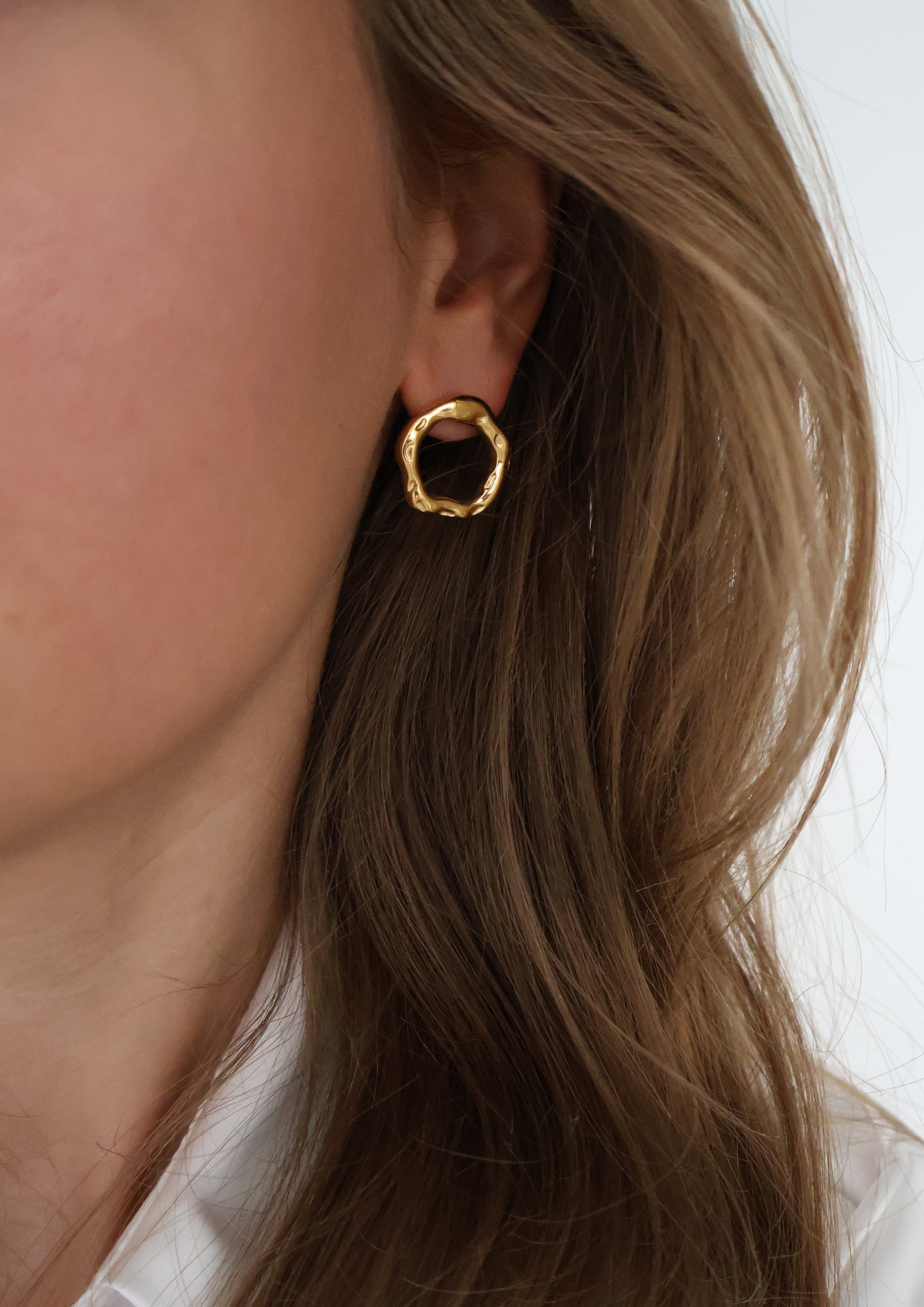 Avela Ohrstecker I Gold