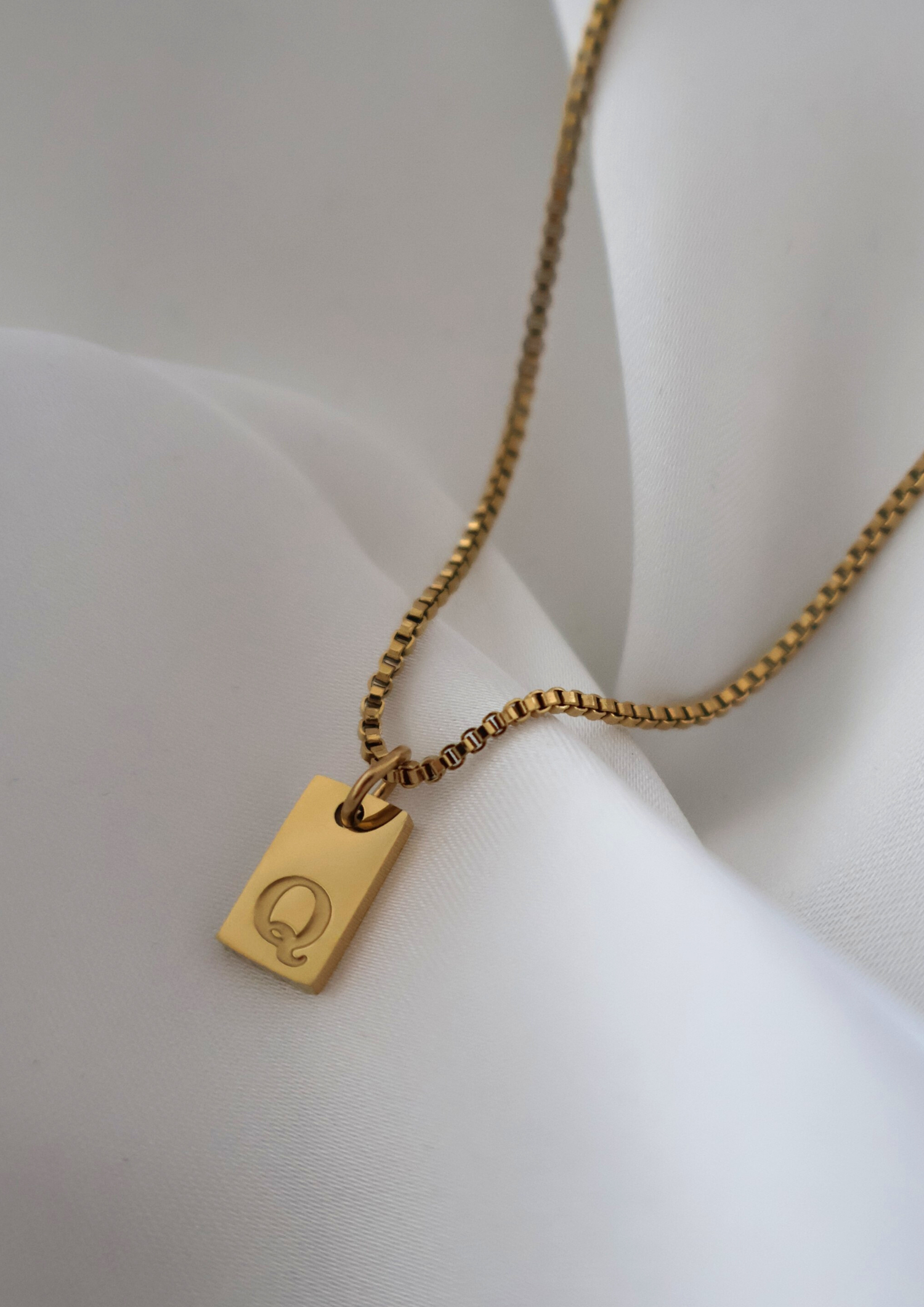 Alpha Halskette I Gold