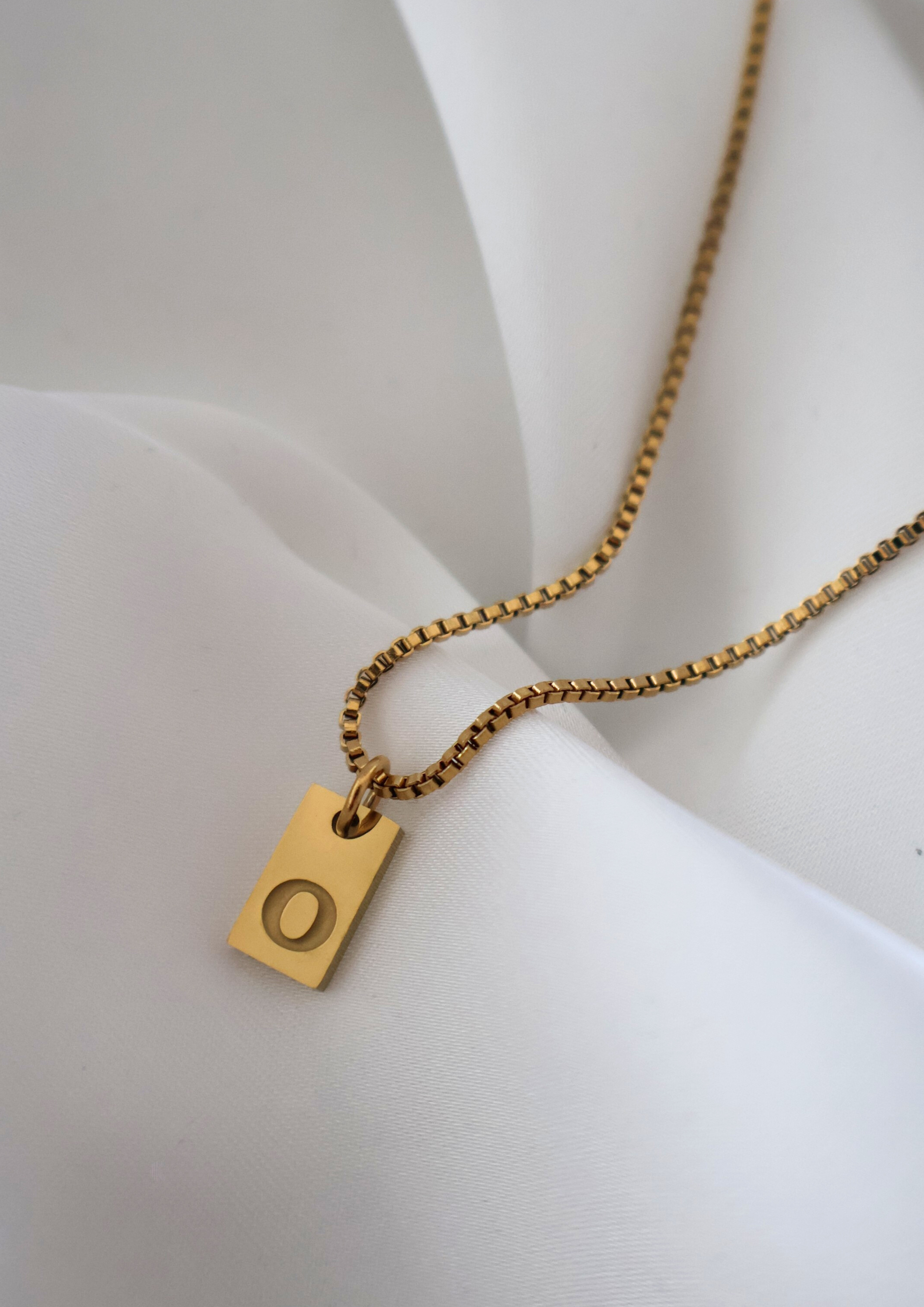 Alpha Halskette I Gold