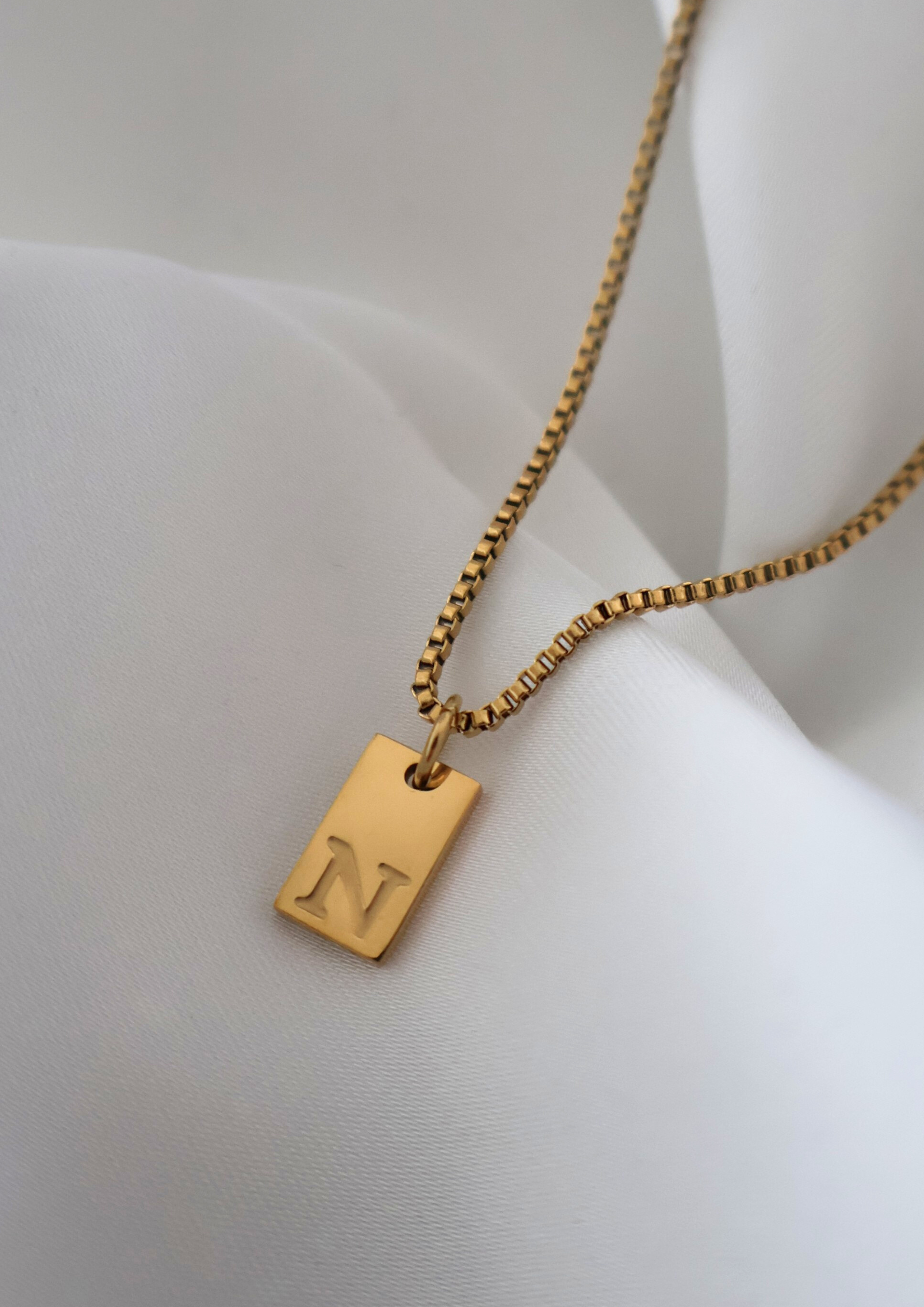 Alpha Halskette I Gold