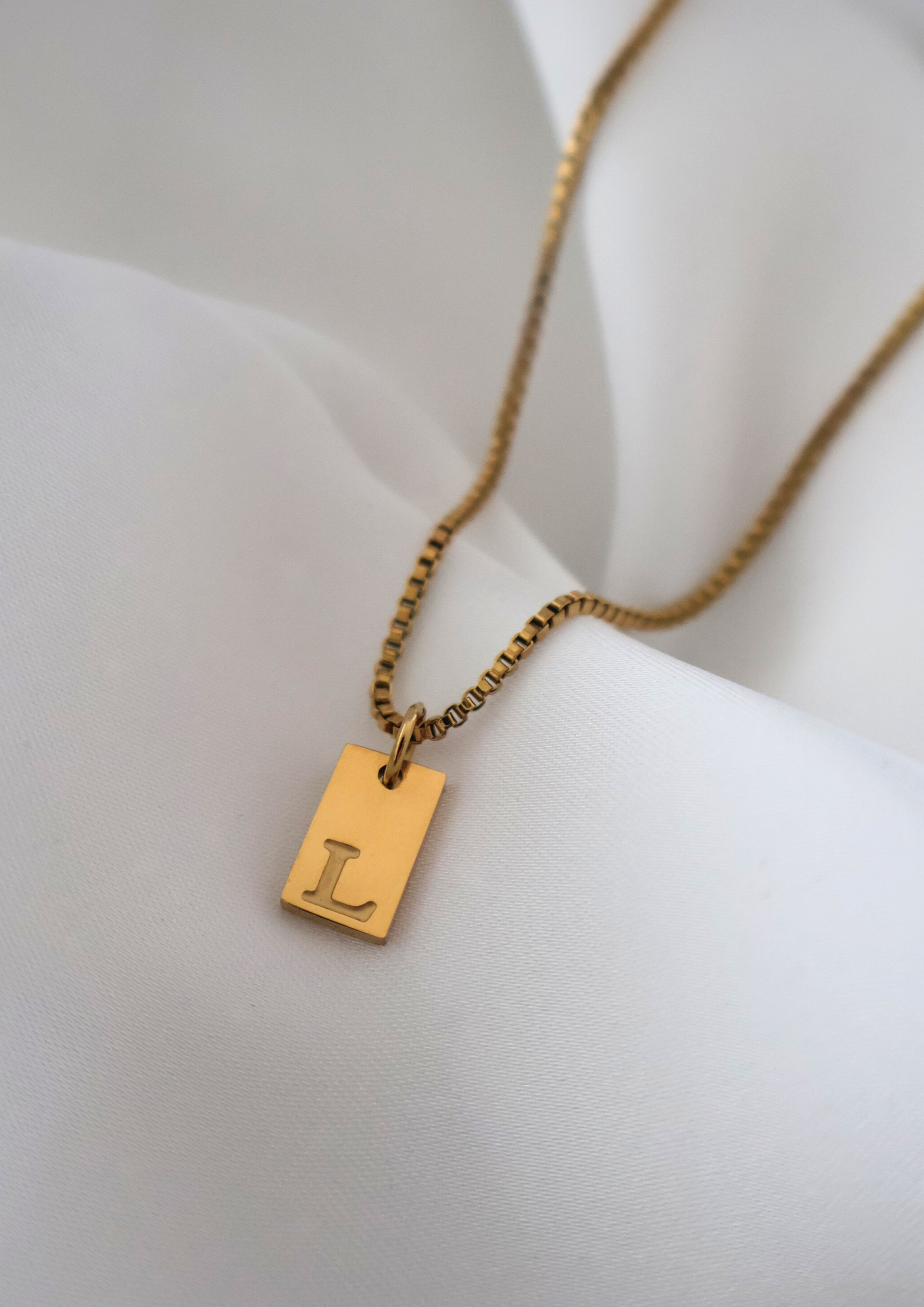 Alpha Halskette I Gold