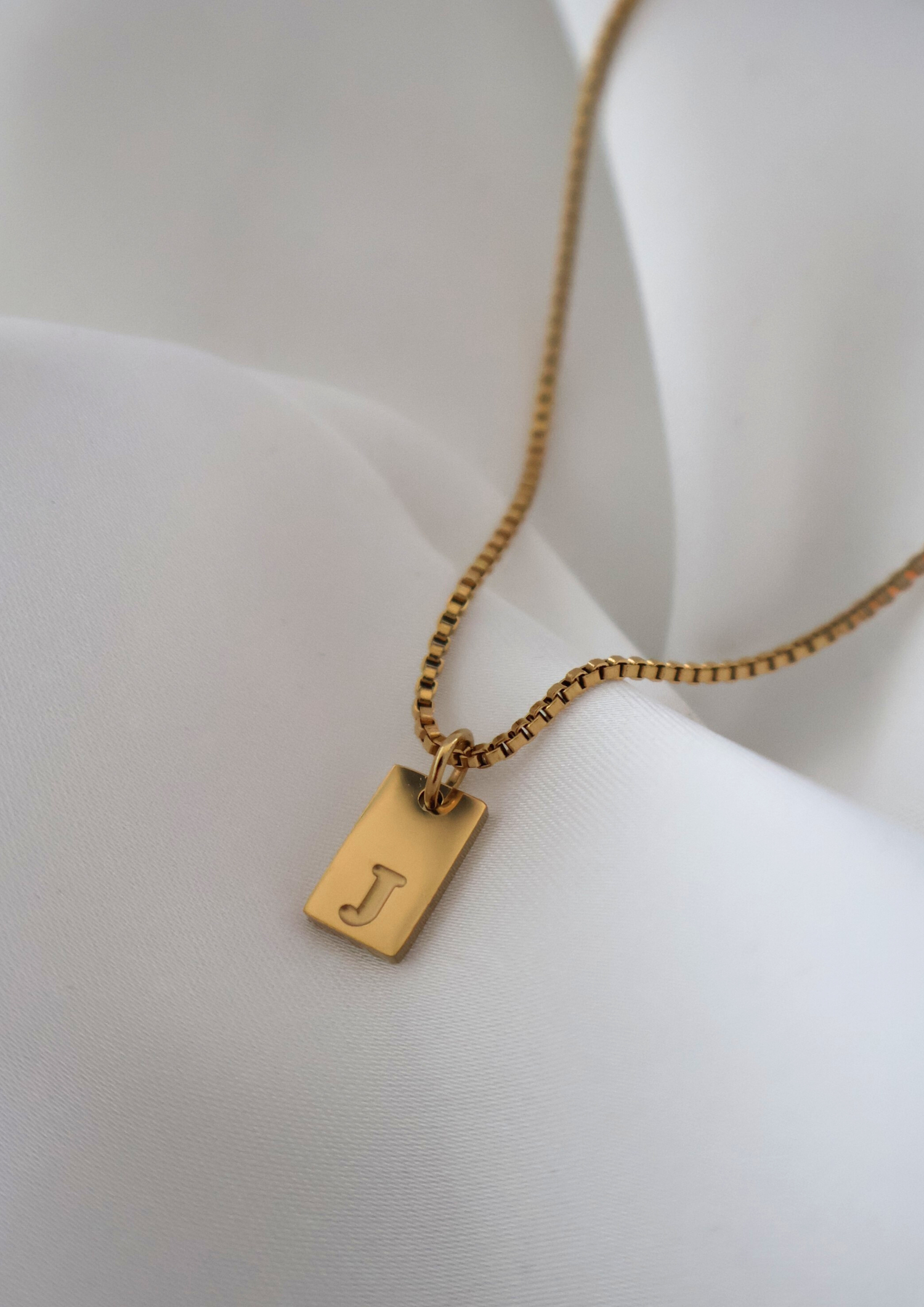 Alpha Halskette I Gold