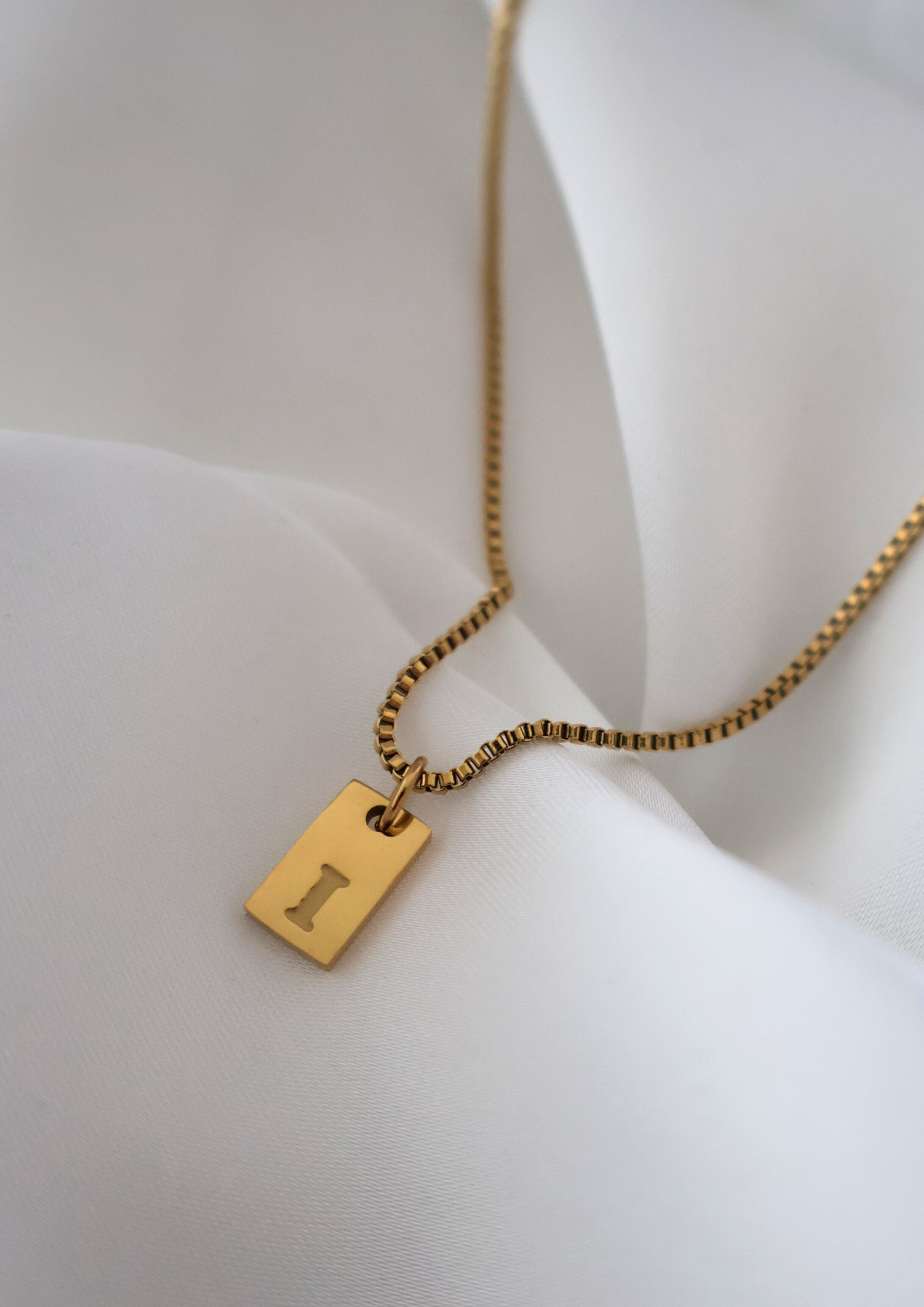 Alpha Halskette I Gold