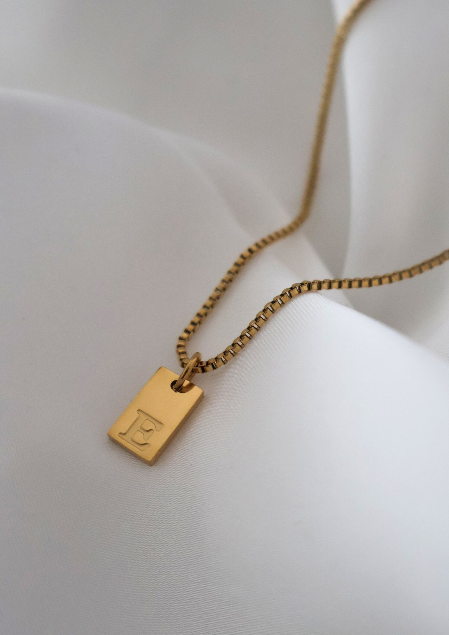 Alpha Halskette I Gold