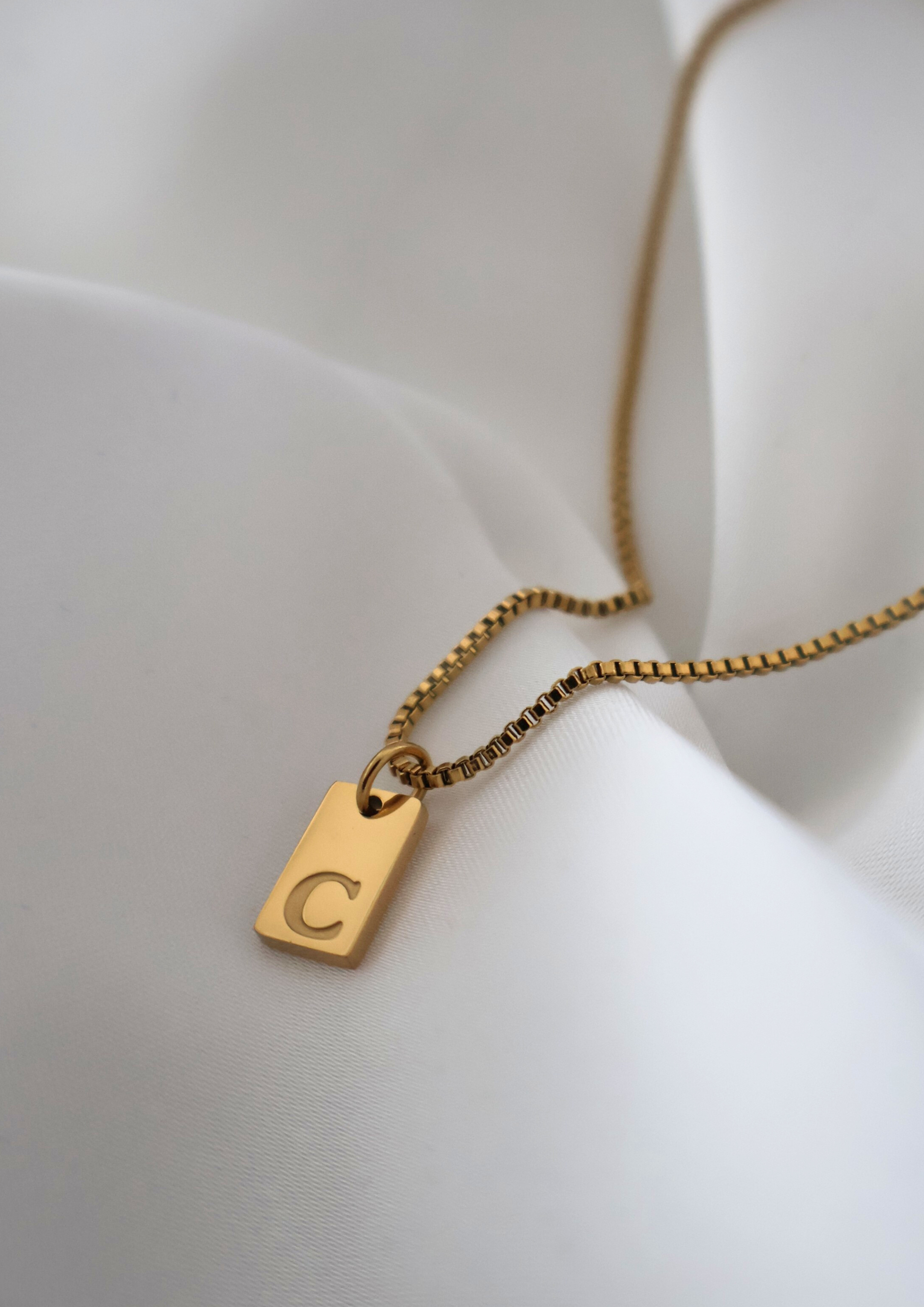 Alpha Halskette I Gold