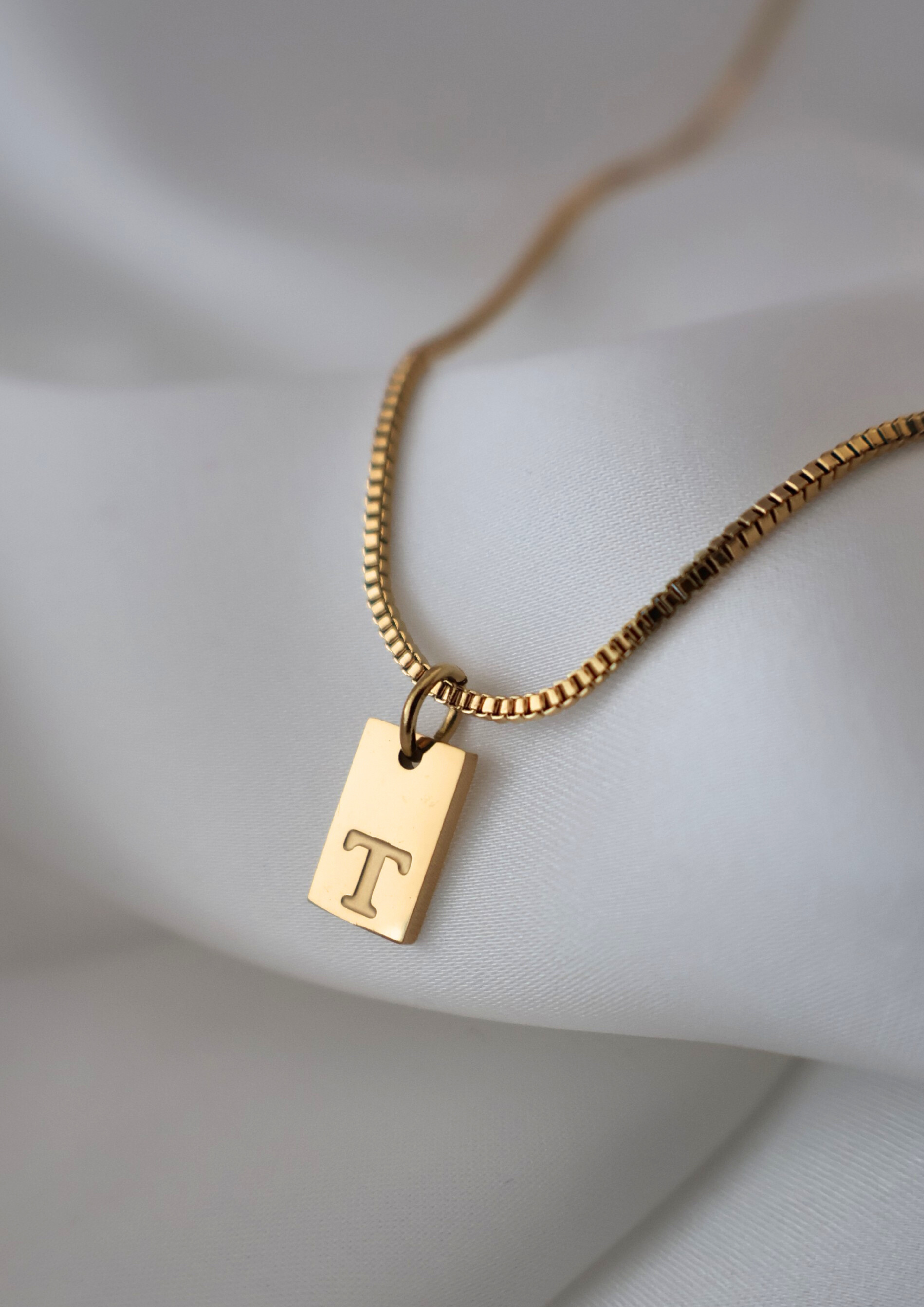 Alpha Halskette I Gold