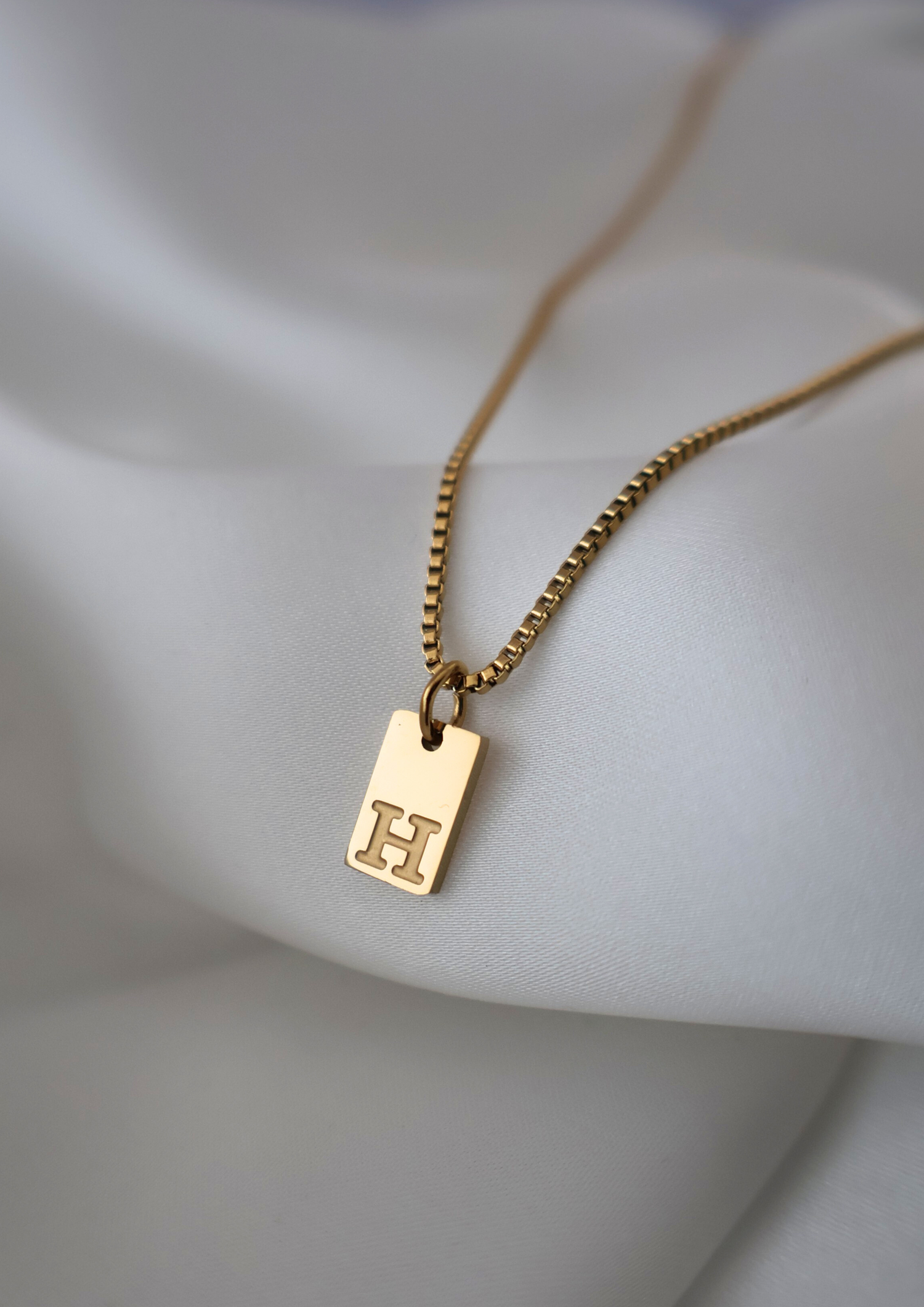 Alpha Halskette I Gold