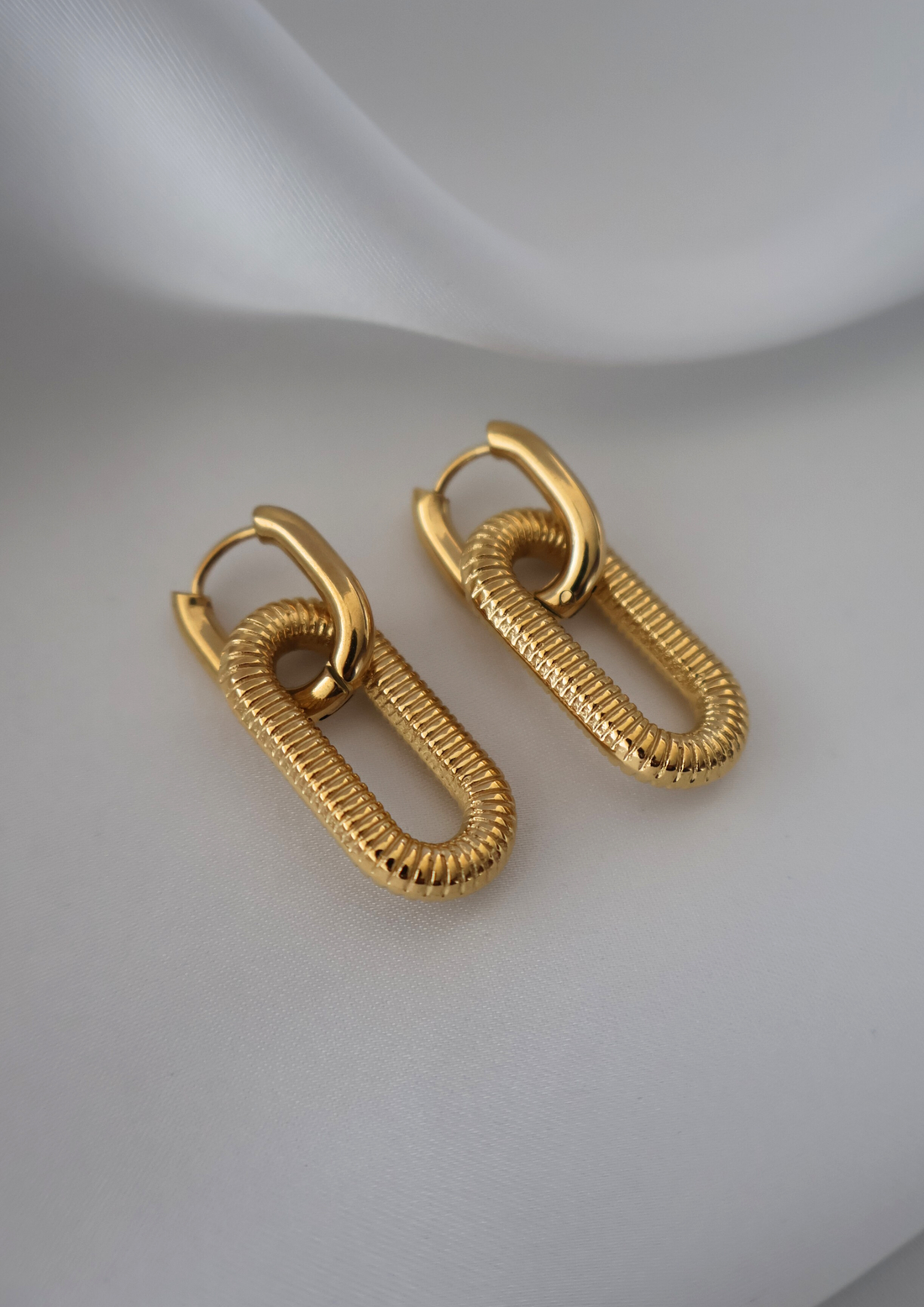 Contour Ohrringe I Gold