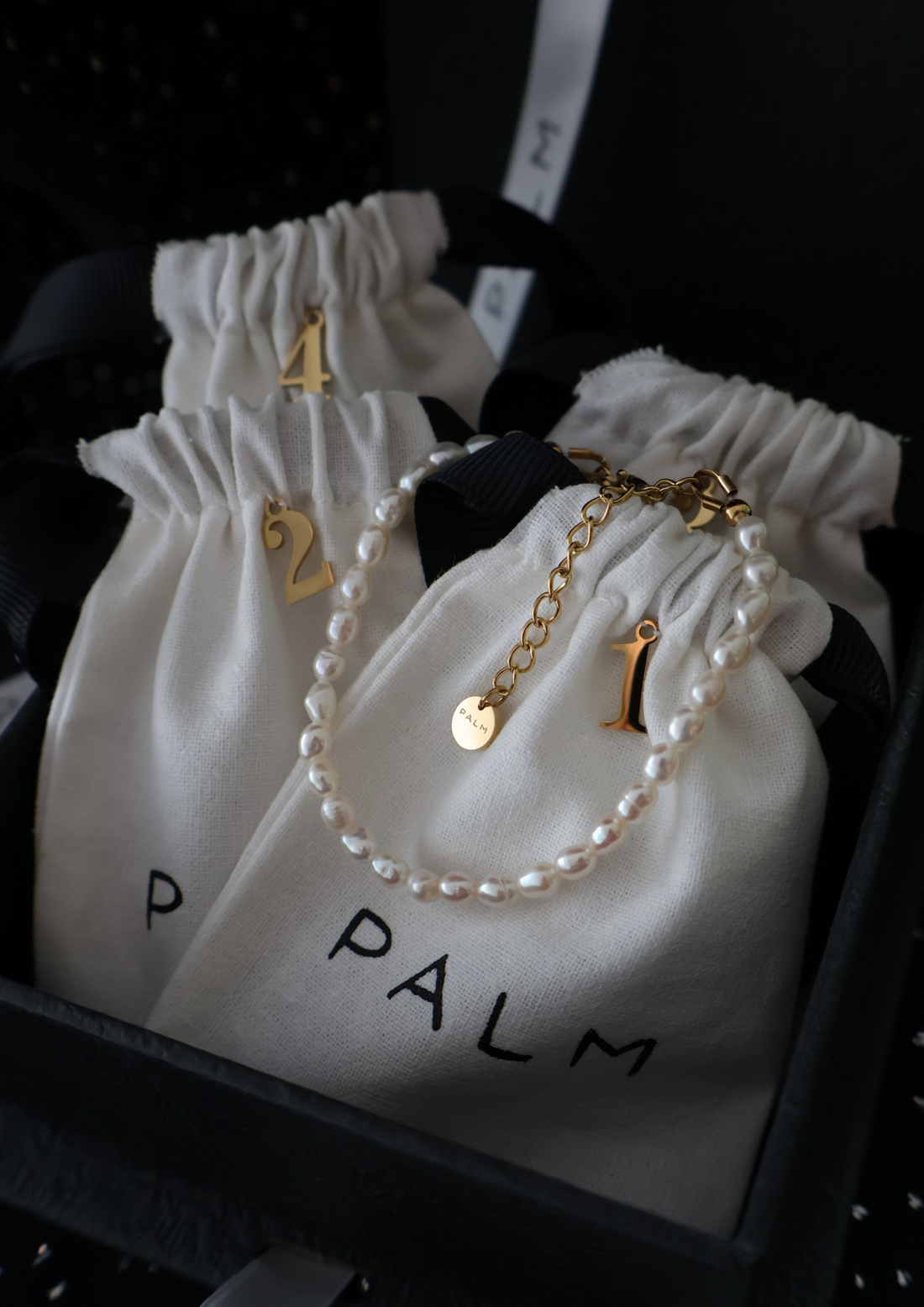 Golden Advent No.2 - Freshwater Pearl Box I GOLD