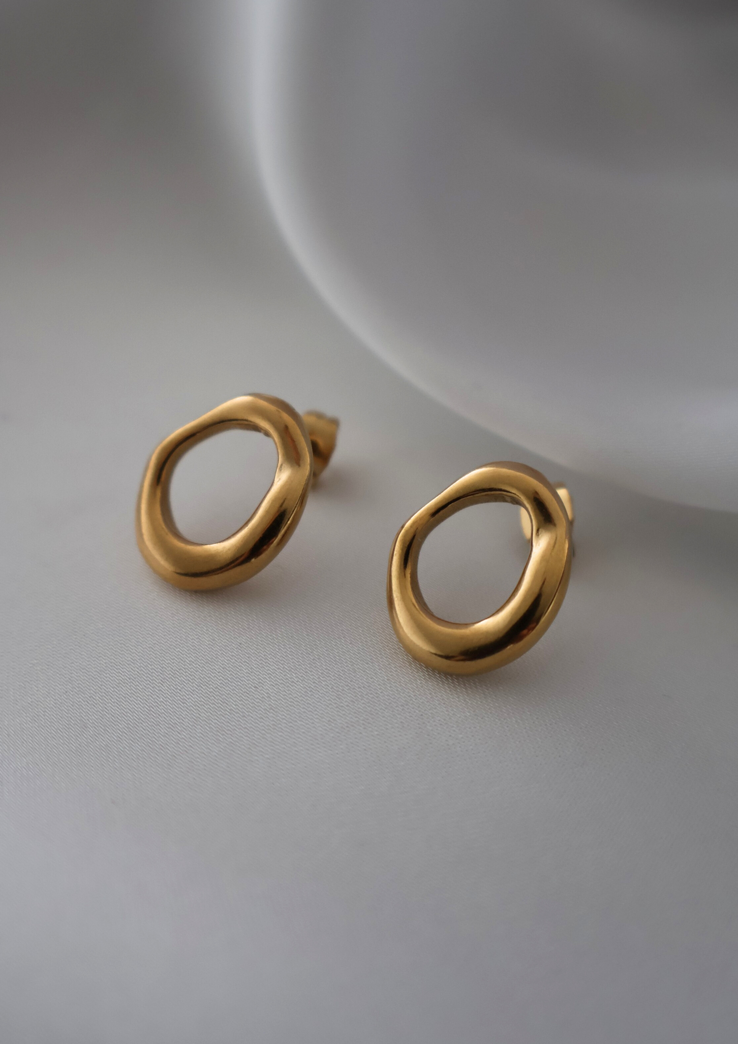 Ovalea Ohrstecker I Gold