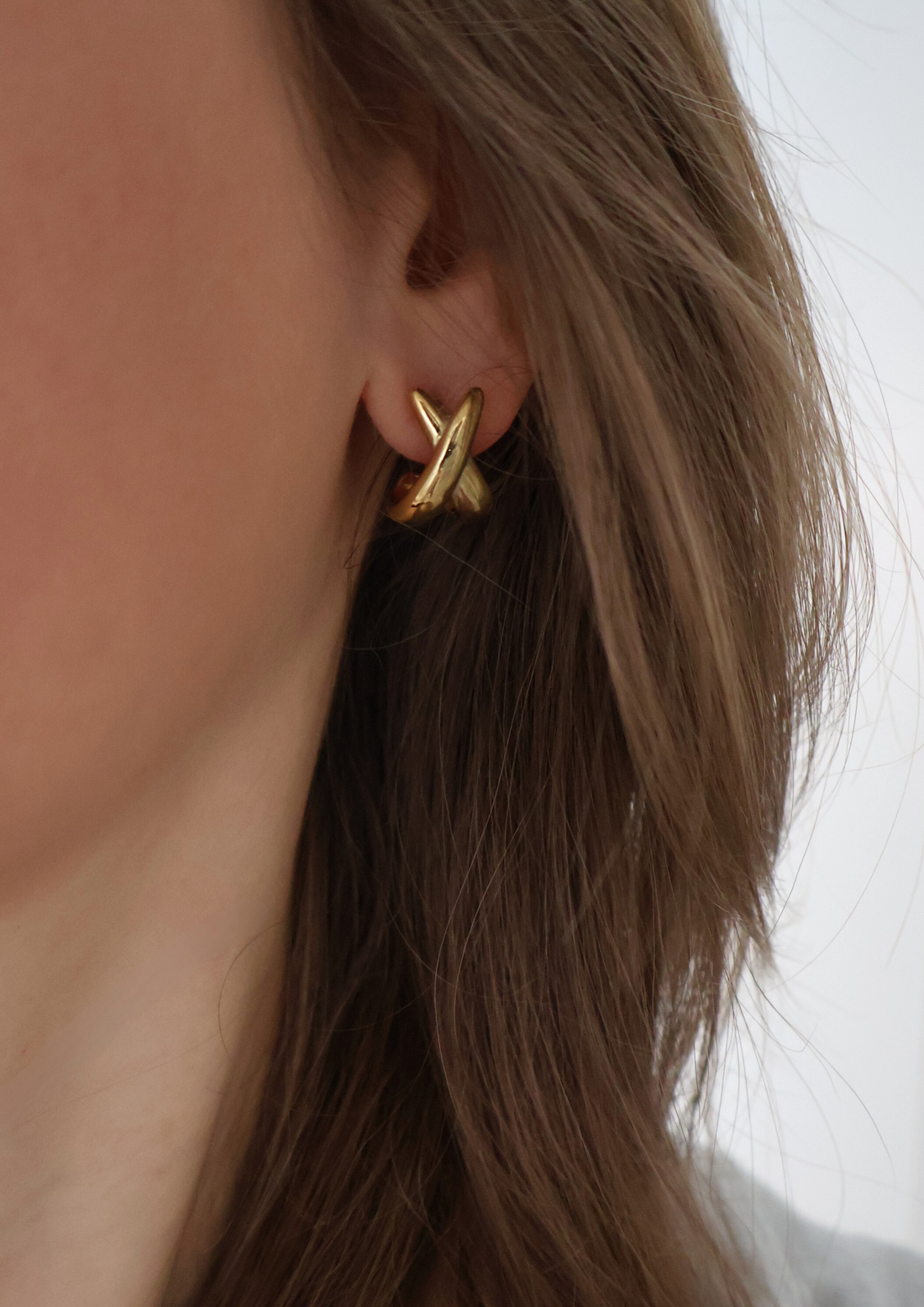 Cross stud earrings I Gold