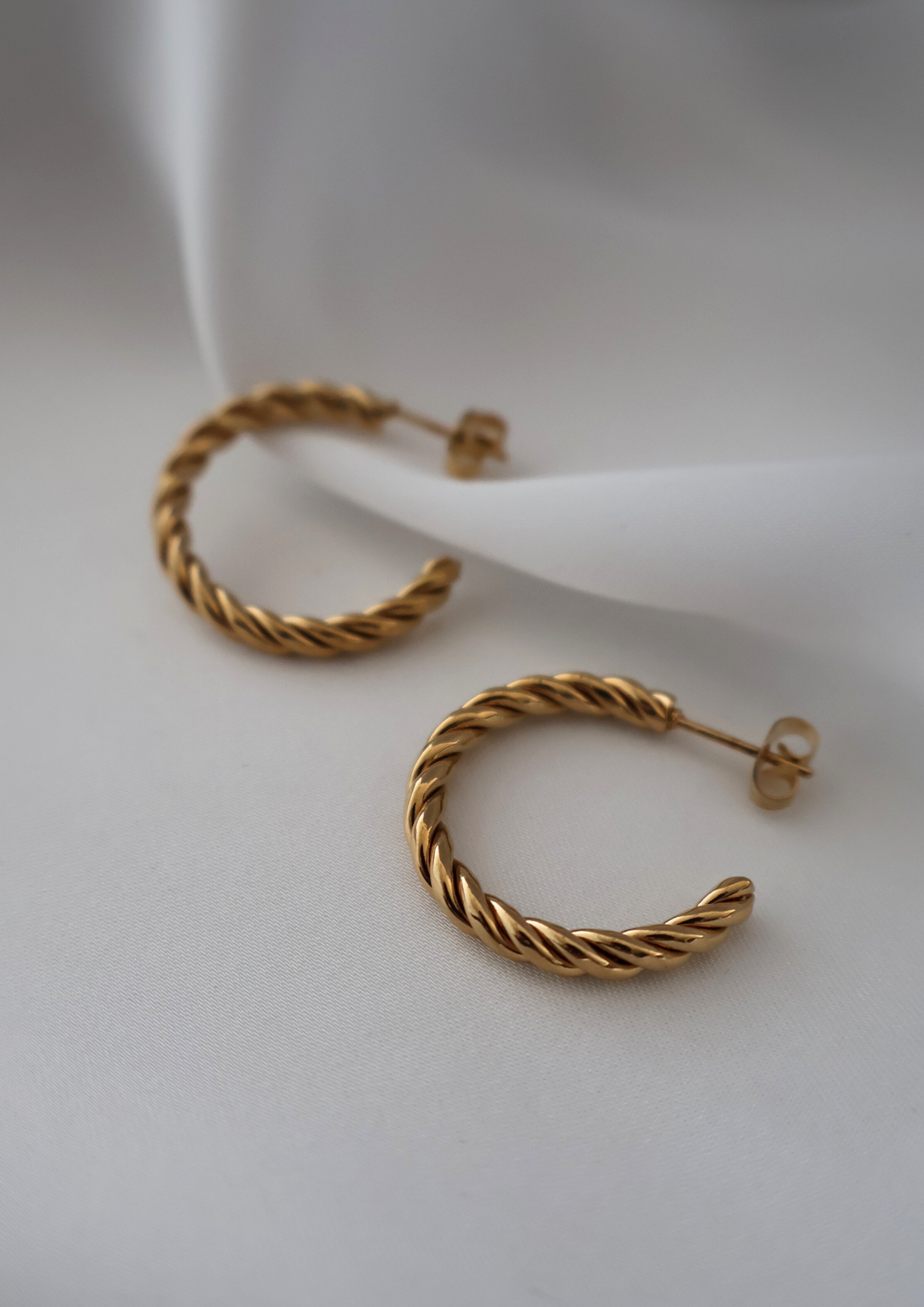 Curlina Ohrstecker I Gold