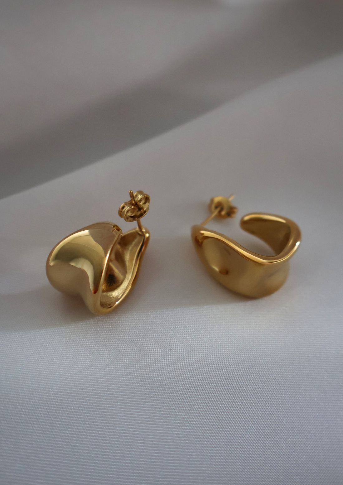 Sculpted Ohrstecker I GOLD