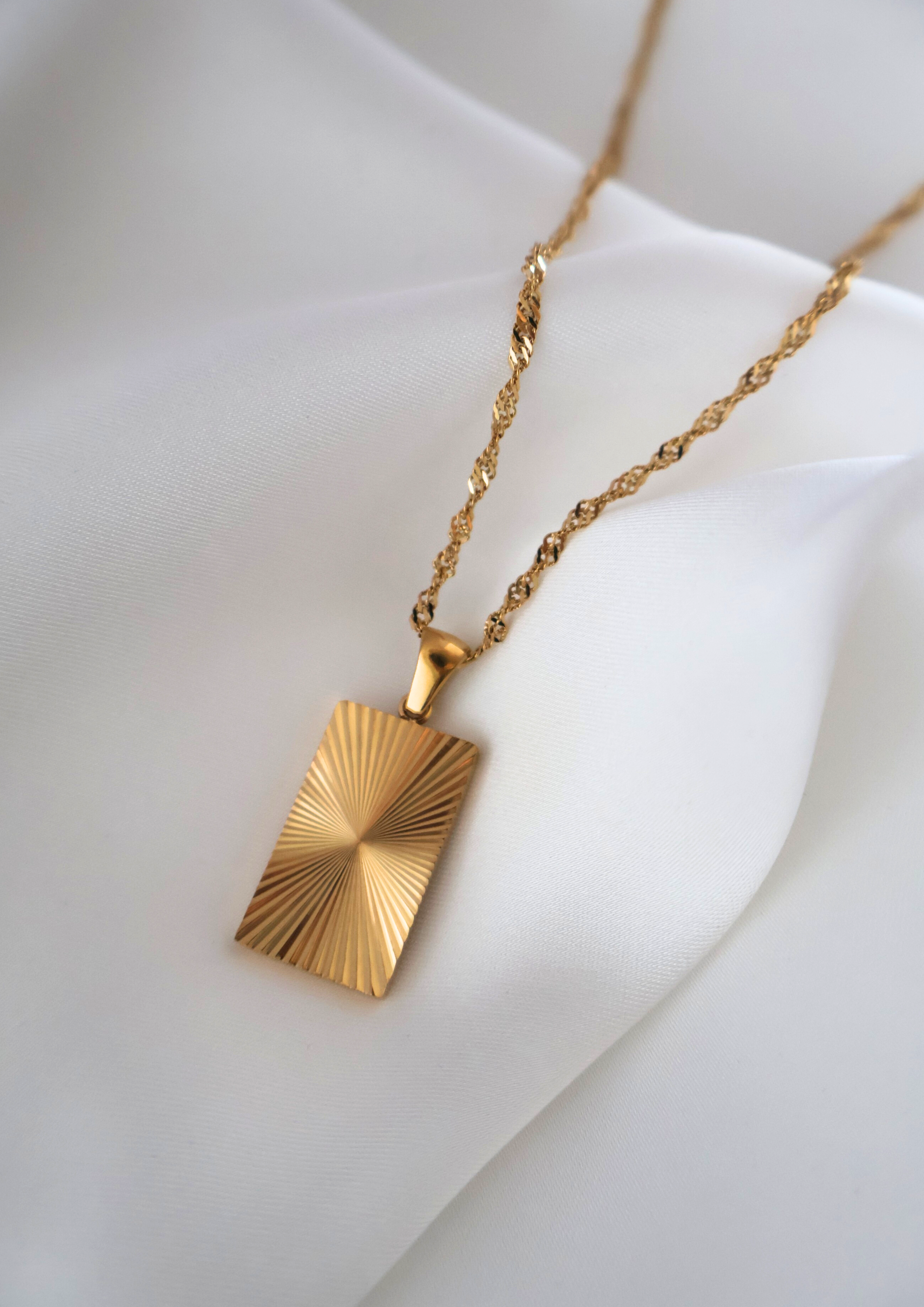 Axis Halskette I Gold
