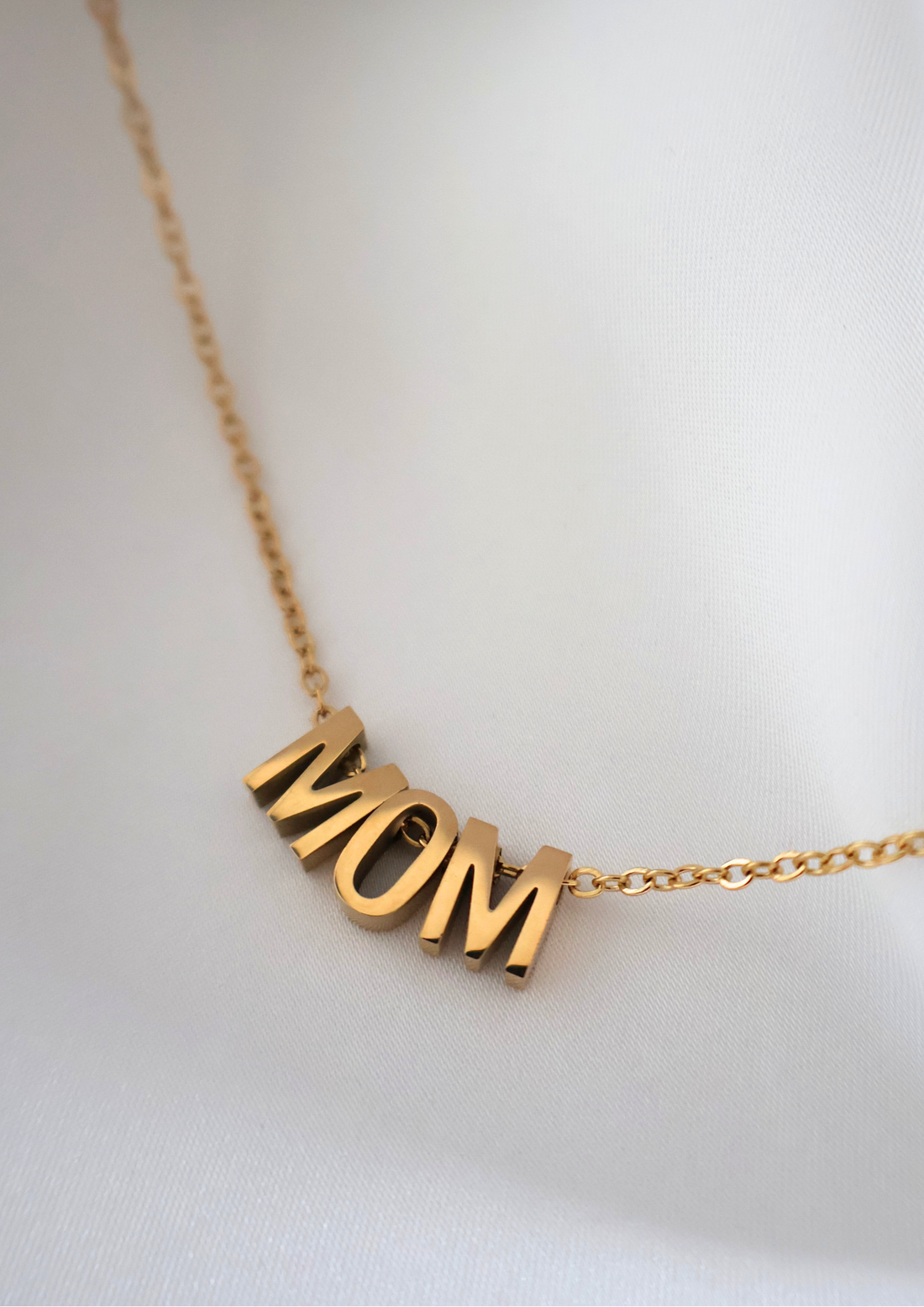 MOM Halskette I Gold