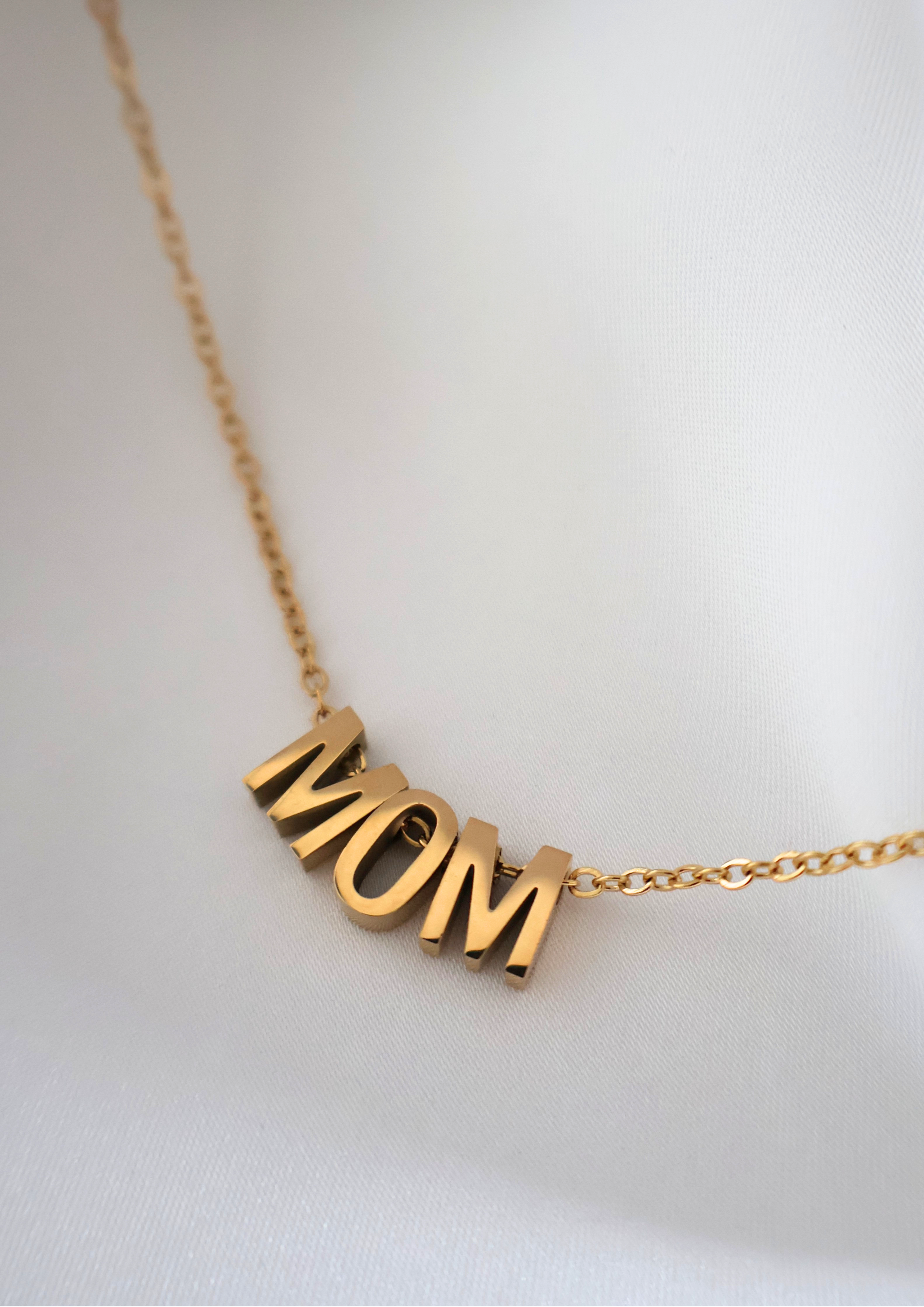 MOM Halskette I Gold