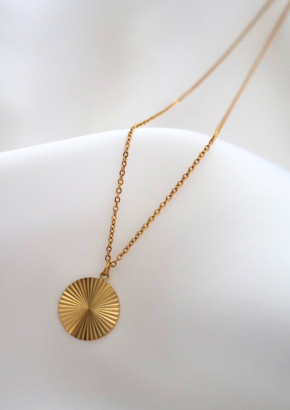 Noea Necklace I Gold
