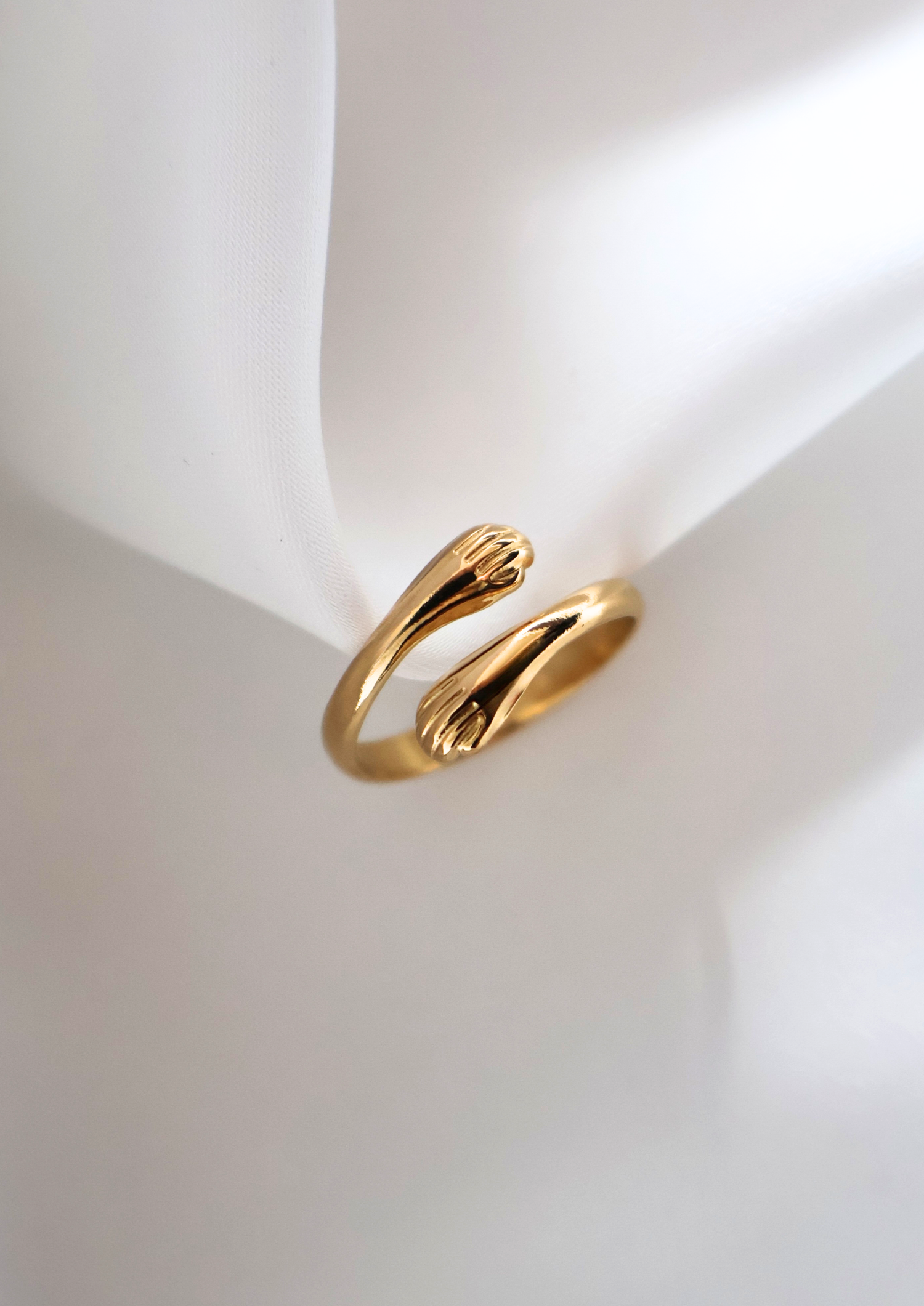 Hug Ring I Gold