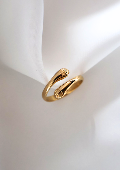 Hug Ring I Gold