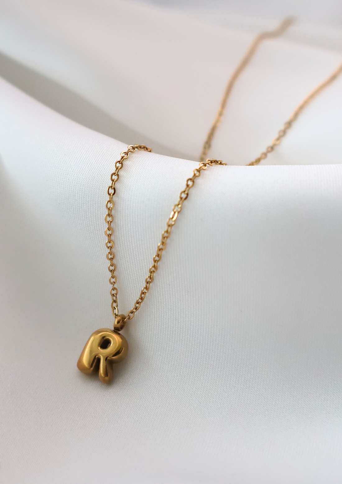 Letter Halskette I Gold