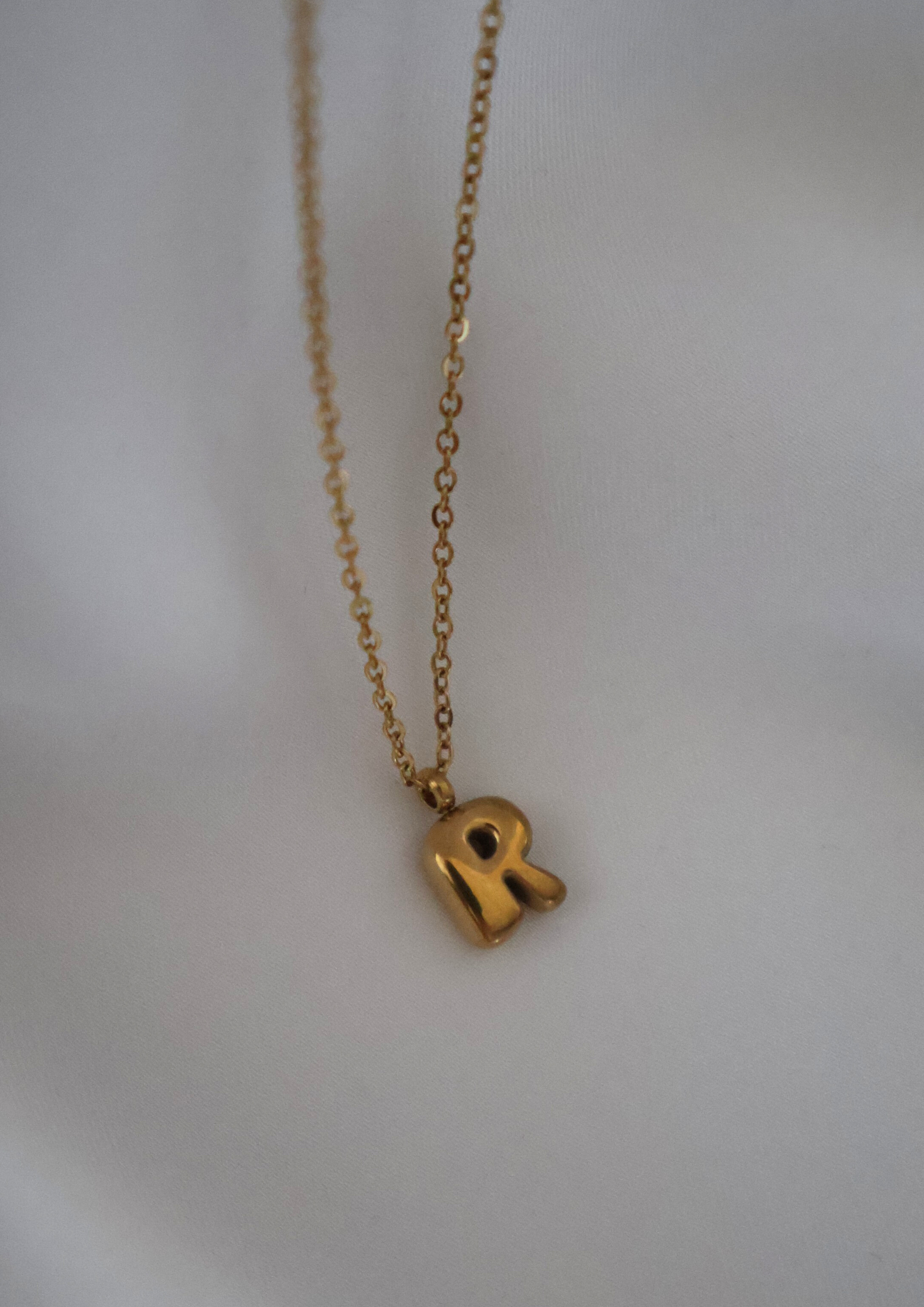 Letter Halskette I Gold