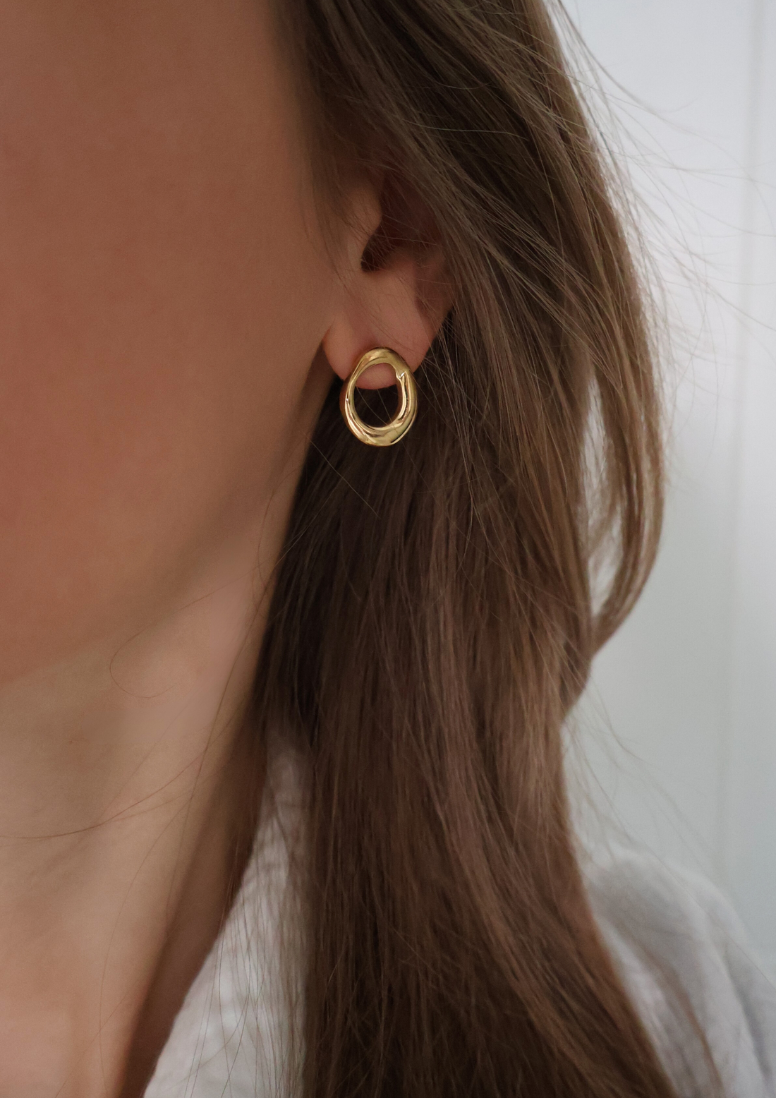 Ovalea Stud Earrings I Gold