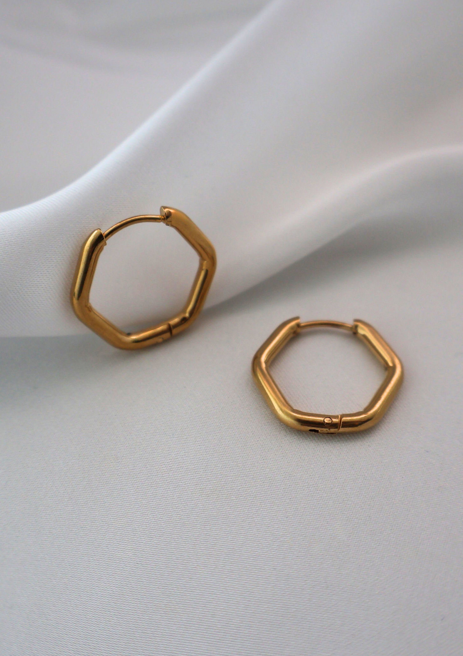 Hexa Earrings I Gold