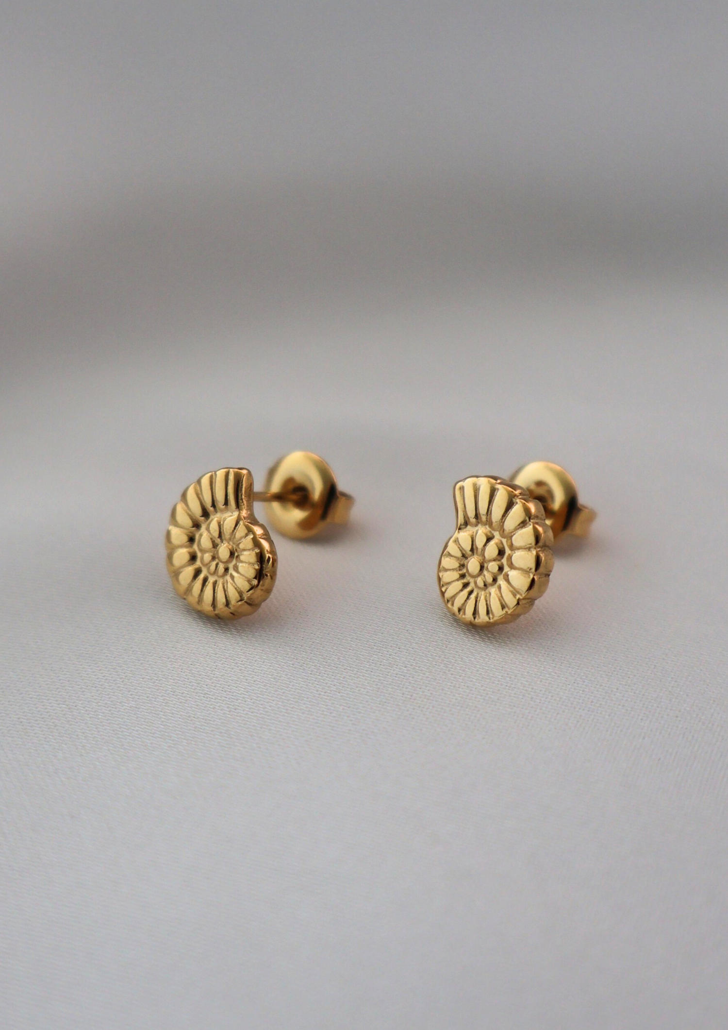 Fossil Ohrstecker I Gold