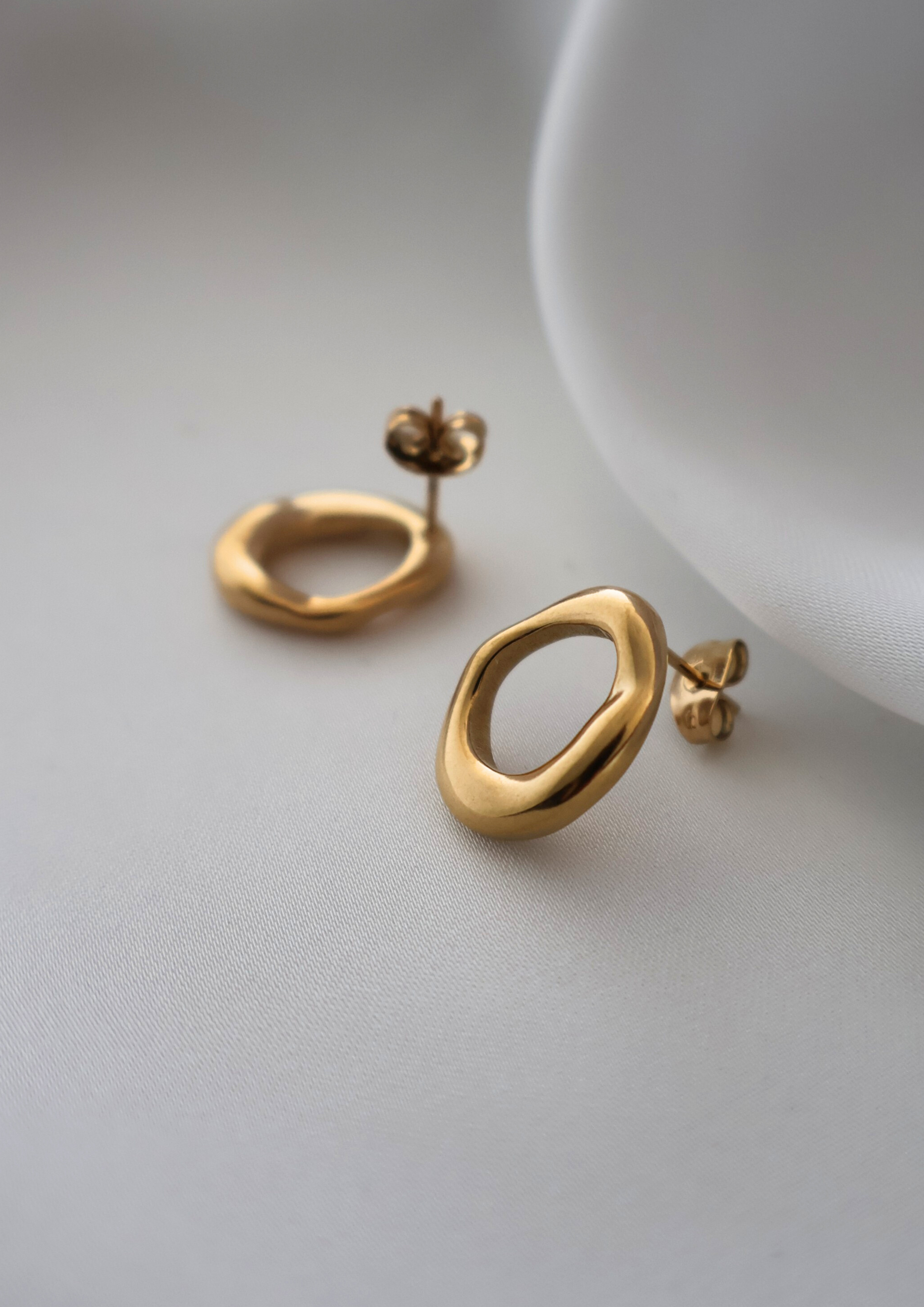 Ovalea Ohrstecker I Gold