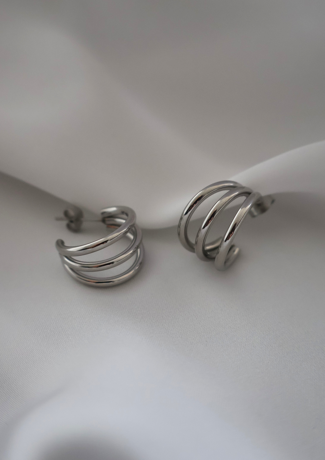 Luna Loop Ohrstecker I Silber