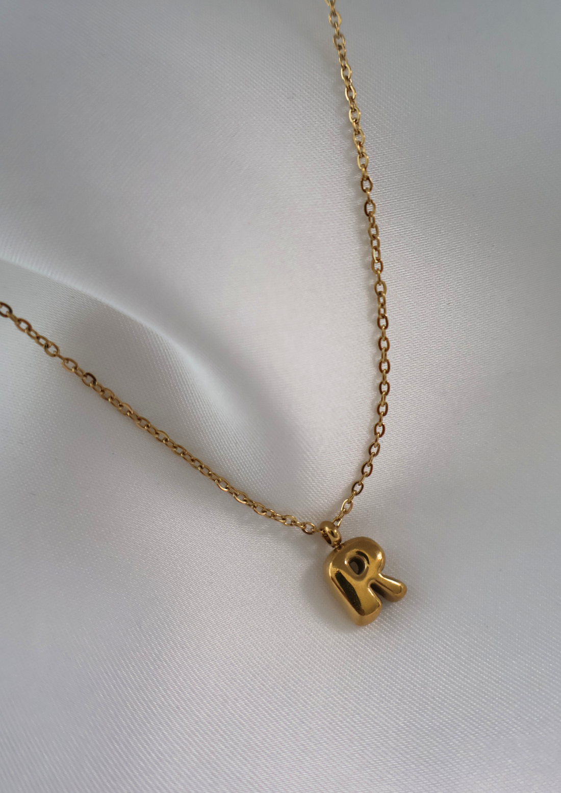 Letter Halskette I Gold