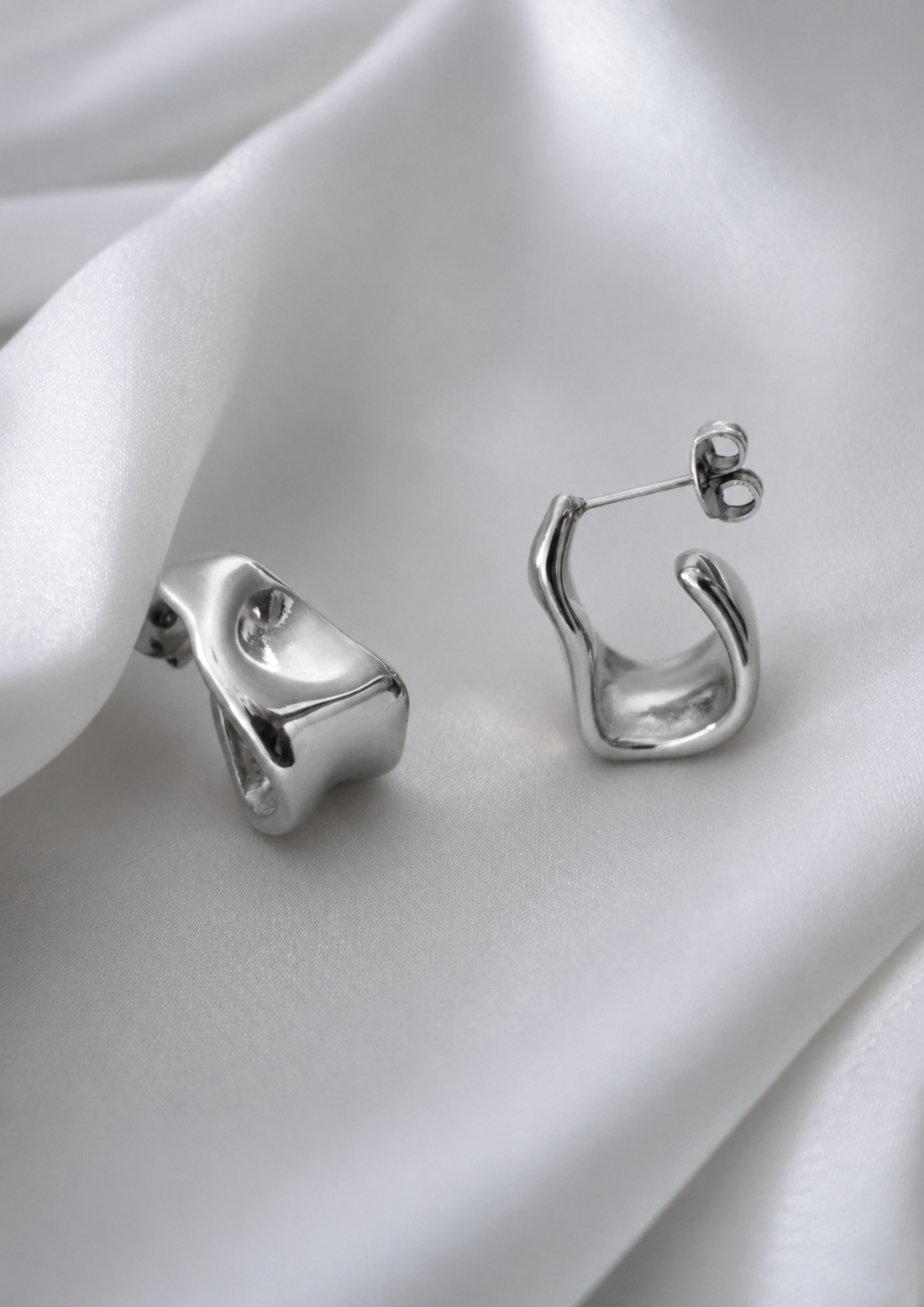 Sculped stud earrings | Silver